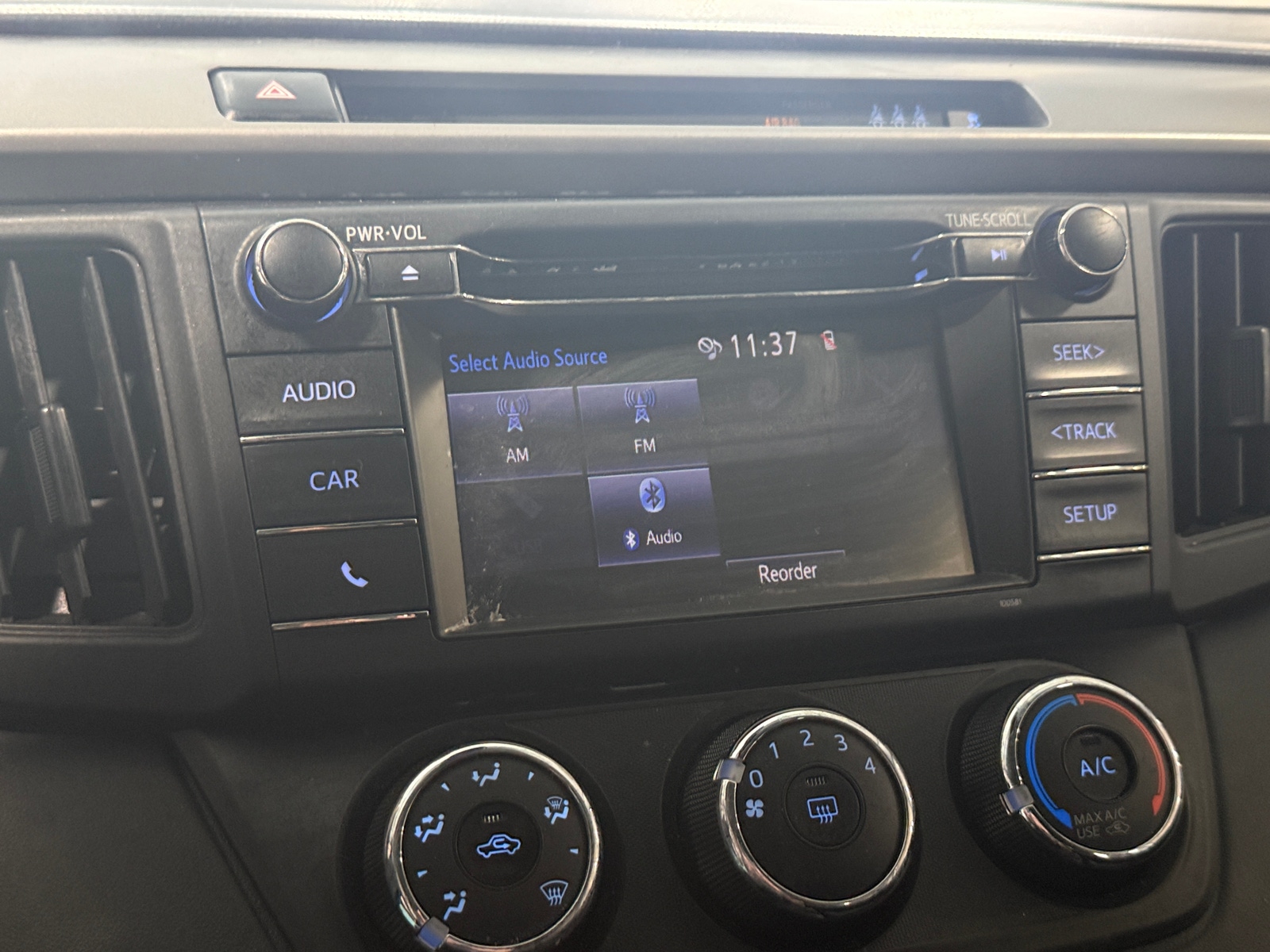 Thumbnail: 2018 Toyota RAV4 - 4