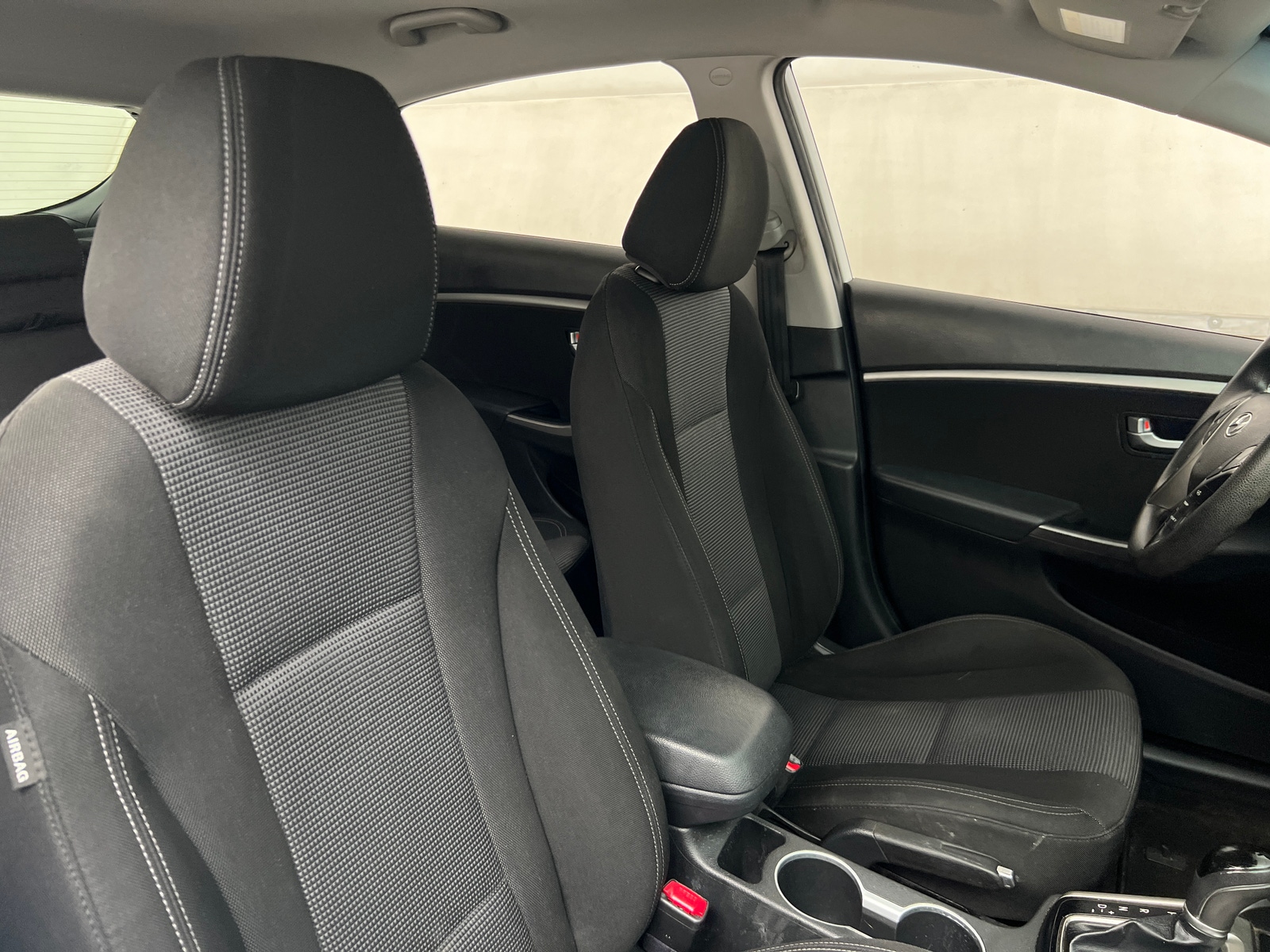 Thumbnail: 2017 Hyundai Elantra - 2