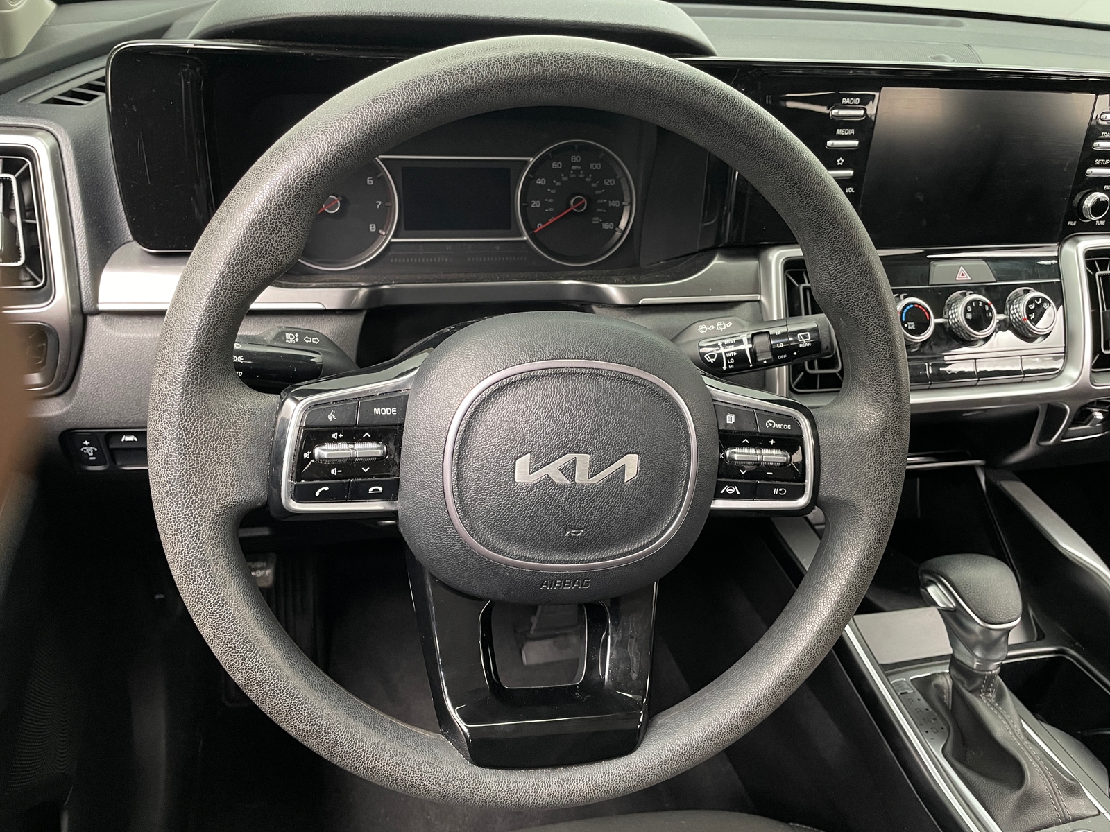 Thumbnail: 2023 Kia Sorento - 5