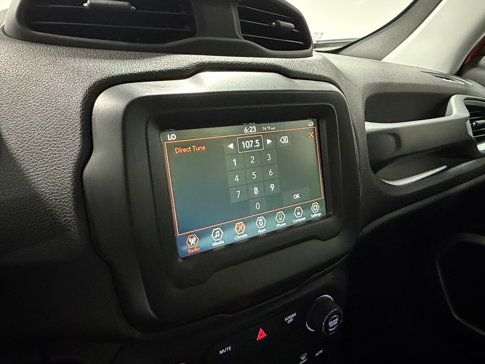 Thumbnail: 2020 Jeep Renegade - 4