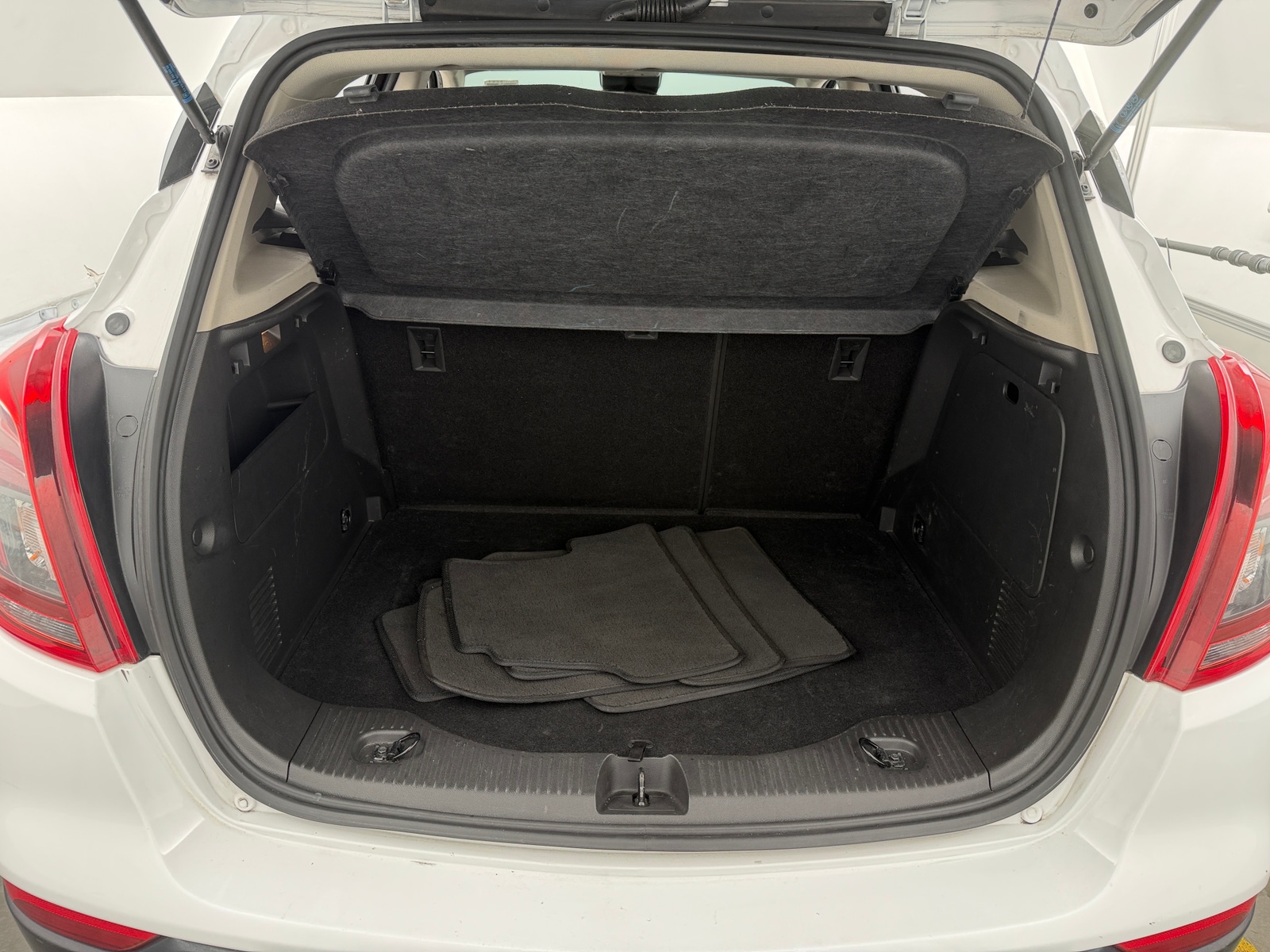 Thumbnail: 2019 Buick Encore - 6