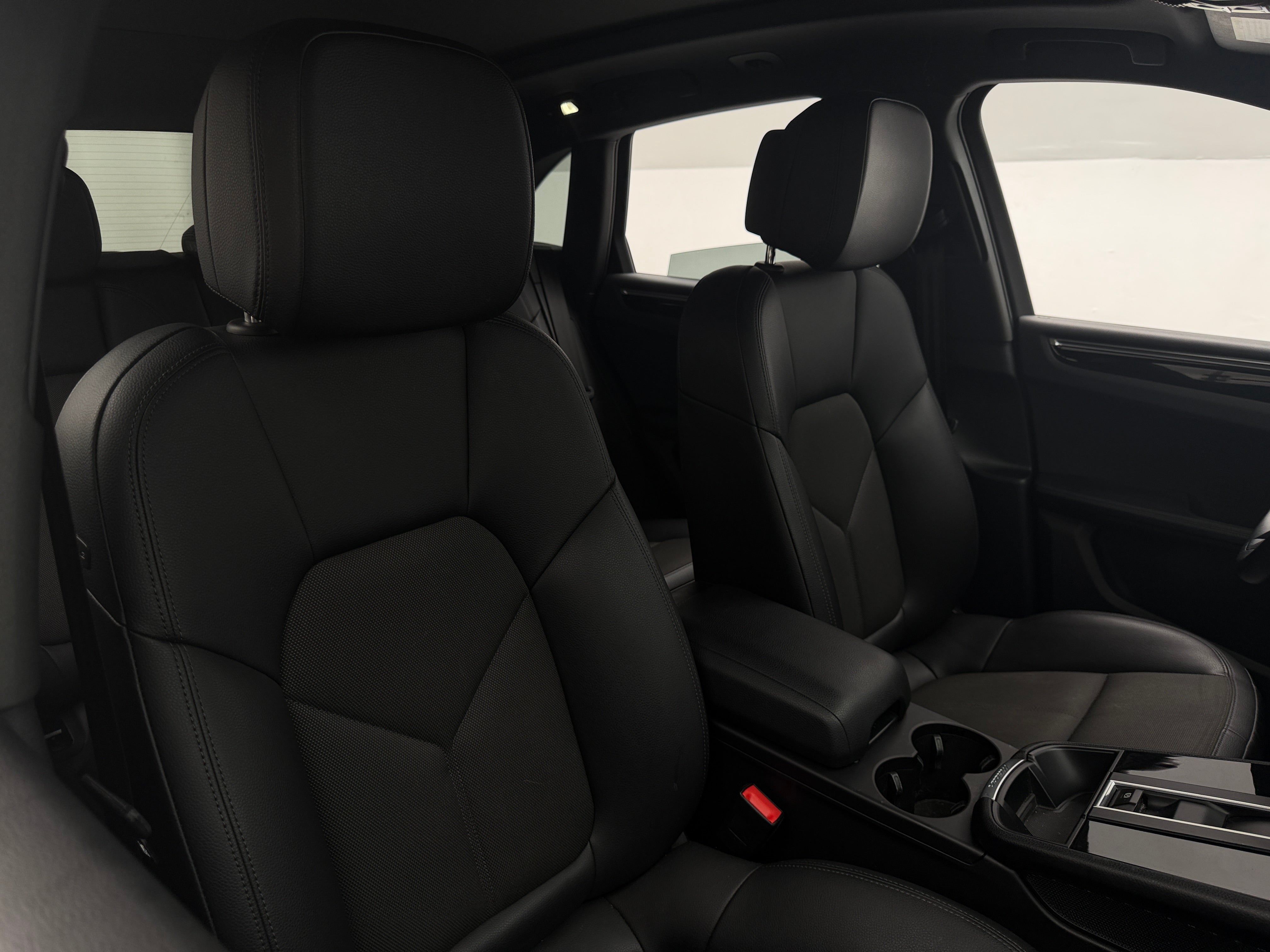 2022 Porsche Macan