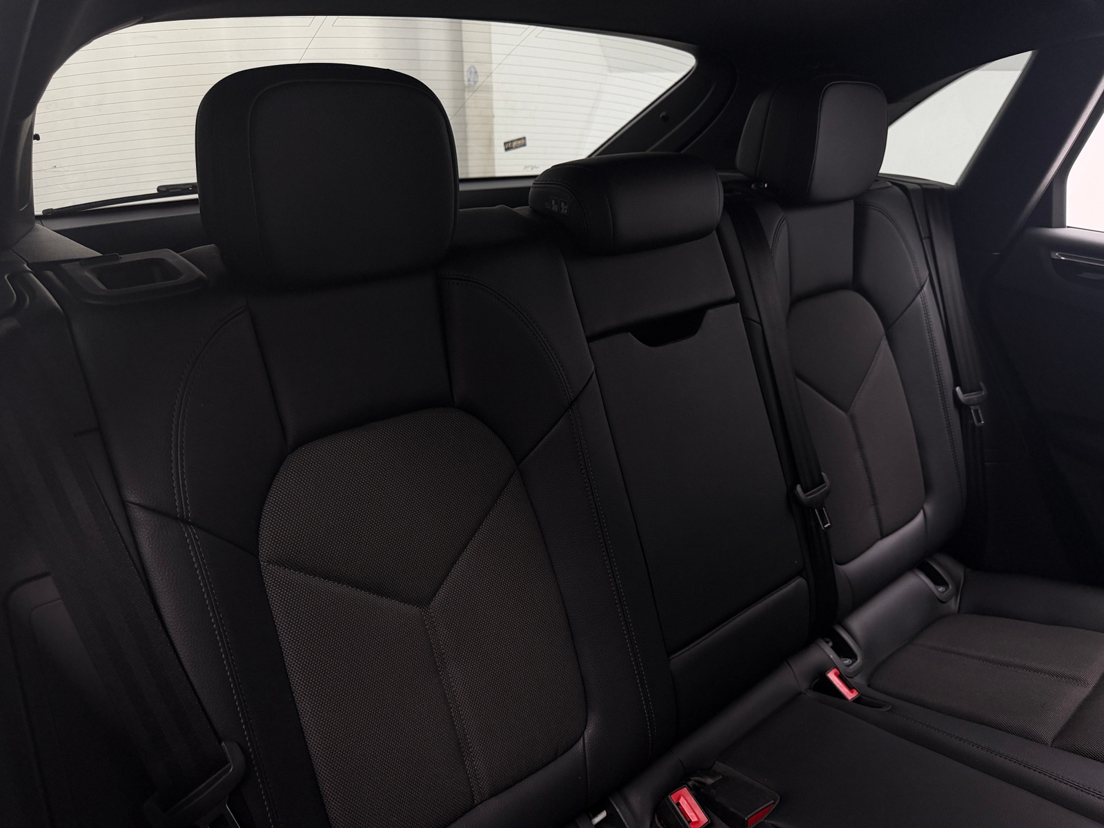 Thumbnail: 2022 Porsche Macan - 6