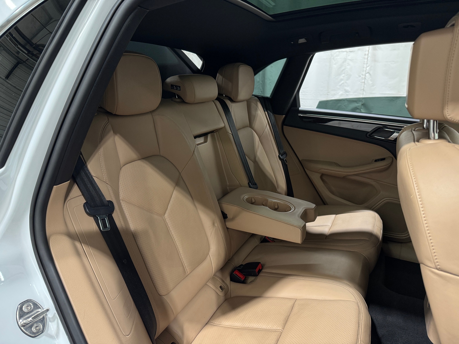 Thumbnail: 2022 Porsche Macan - 6
