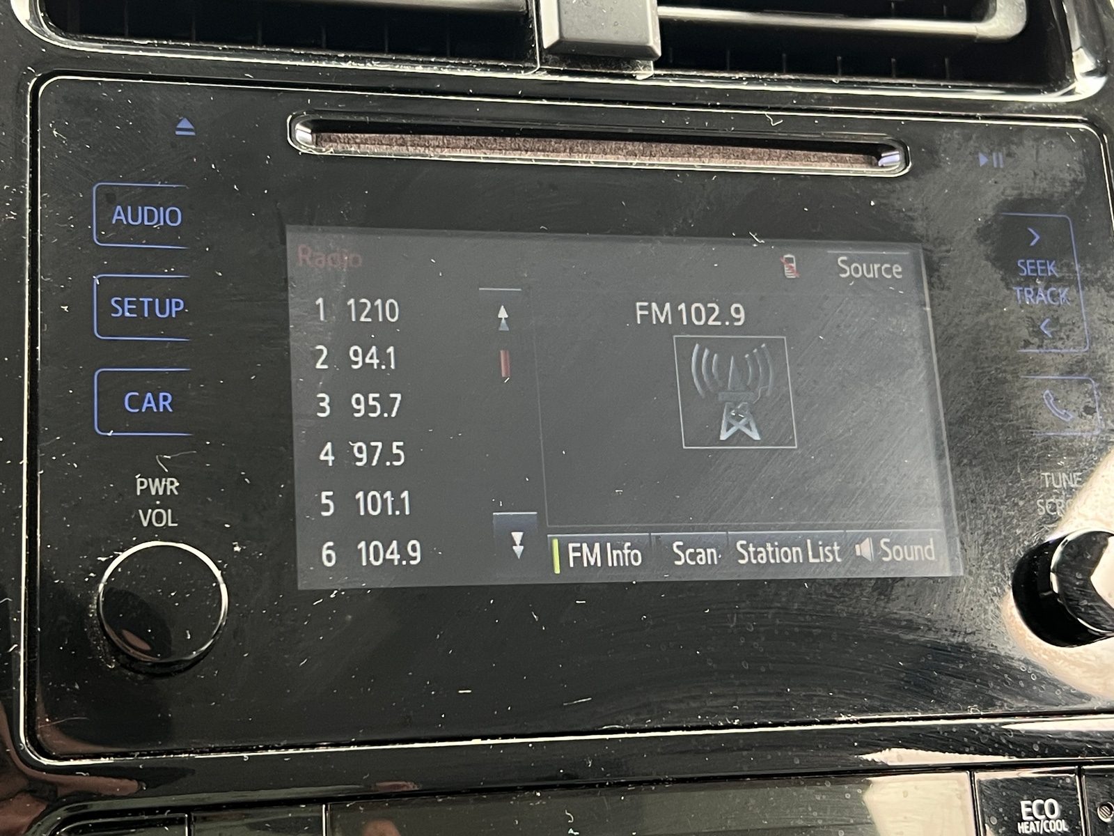 Thumbnail: 2018 Toyota Prius - 4