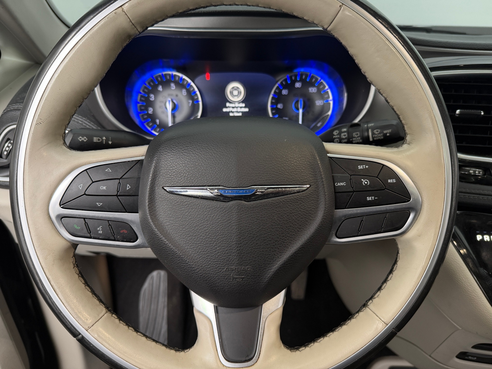 Thumbnail: 2019 Chrysler Pacifica - 4
