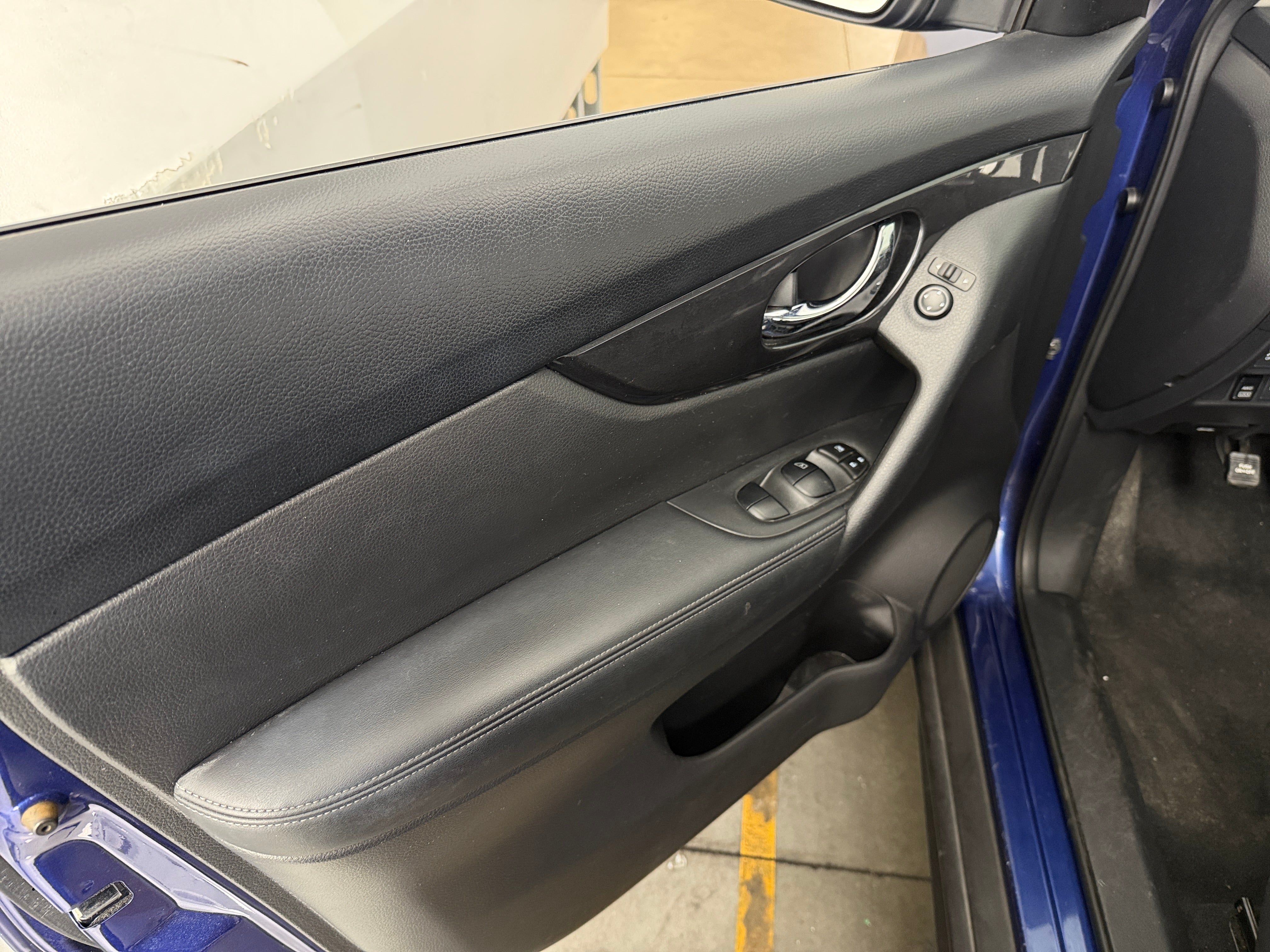 Used 2019 Nissan Rogue S with VIN KNMAT2MV7KP528240 for sale in Eagan, Minnesota