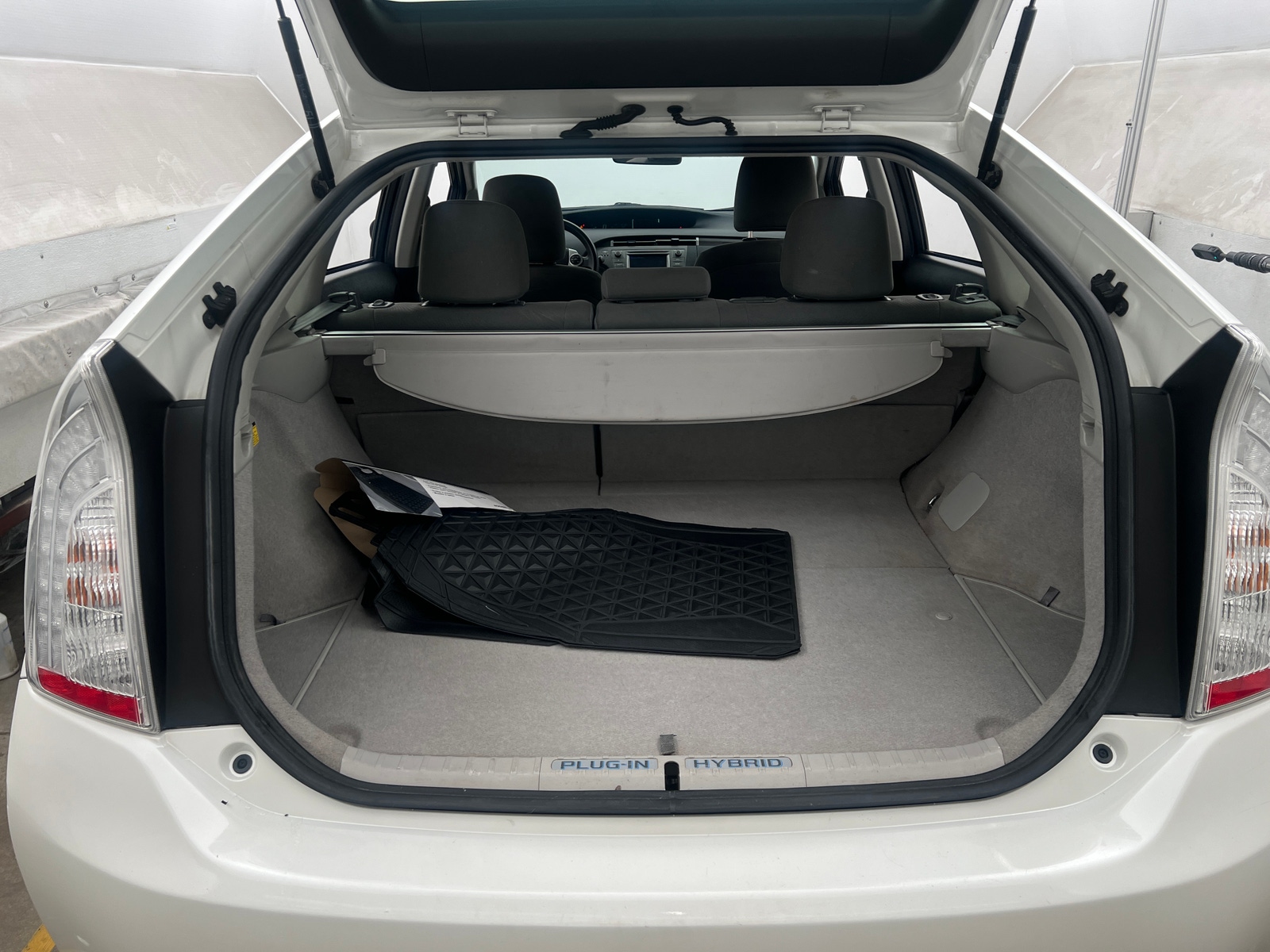 Thumbnail: 2012 Toyota Prius - 7