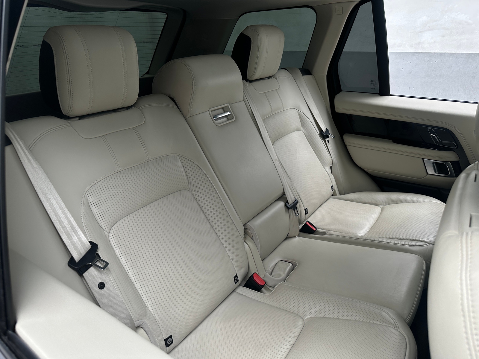 Thumbnail: 2021 Land Rover Range Rover - 6
