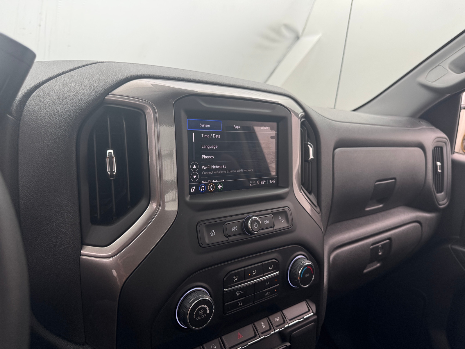 Thumbnail: 2026 Chevrolet Silverado 1500 - 3