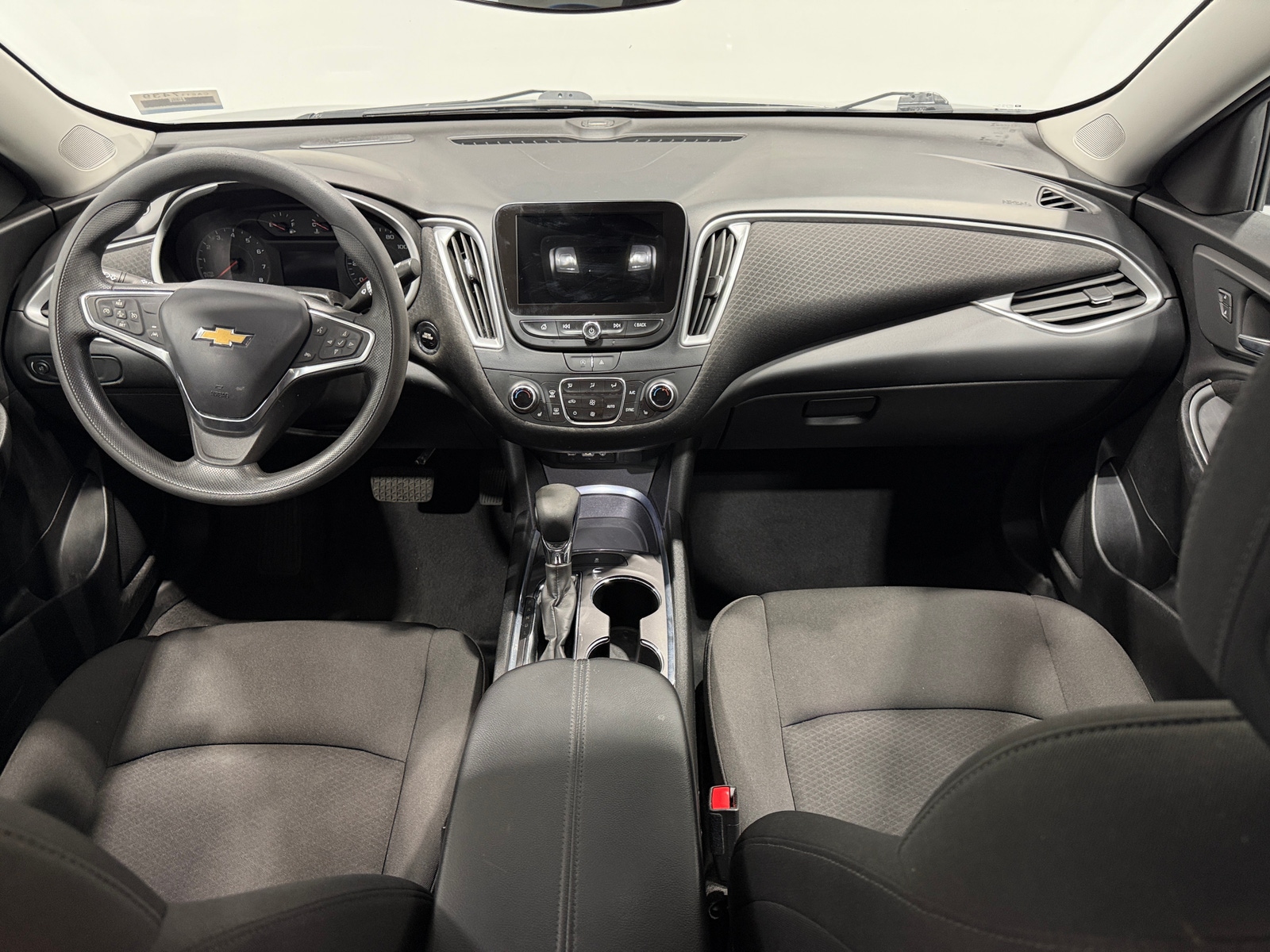 Thumbnail: 2023 Chevrolet Malibu - 3
