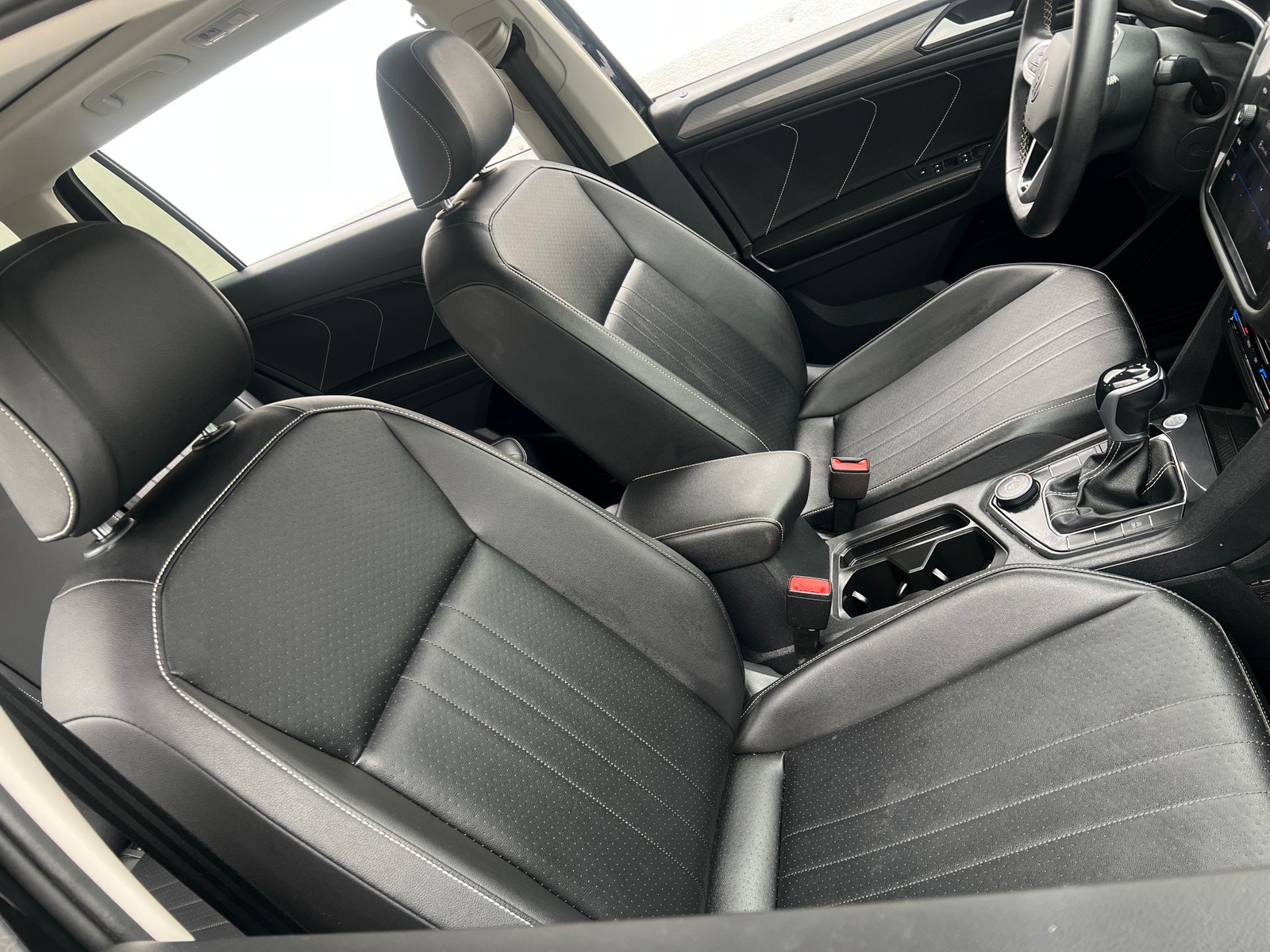 Thumbnail: 2022 Volkswagen Tiguan - 2