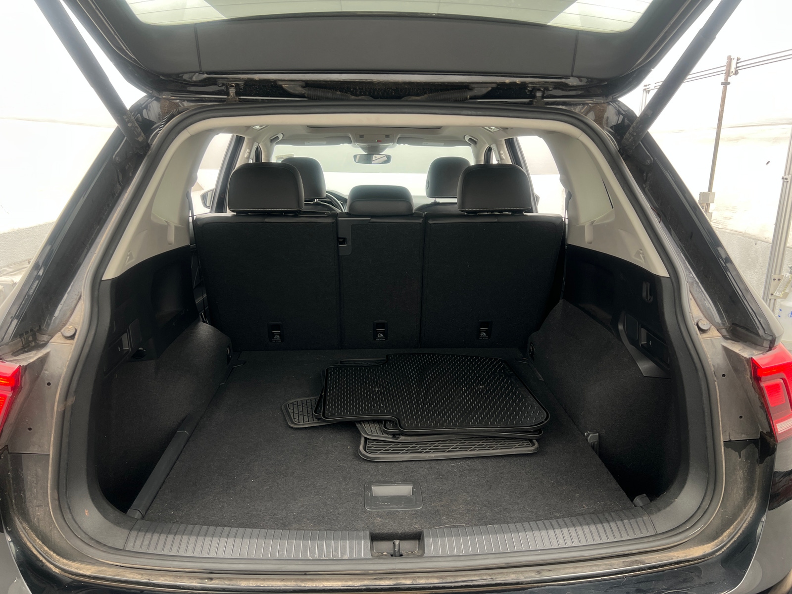 Thumbnail: 2022 Volkswagen Tiguan - 7
