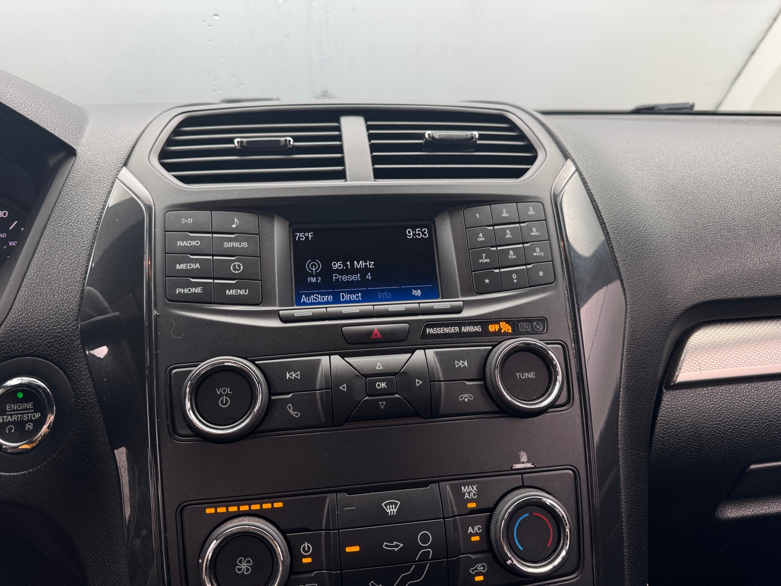 Thumbnail: 2019 Ford Explorer - 4