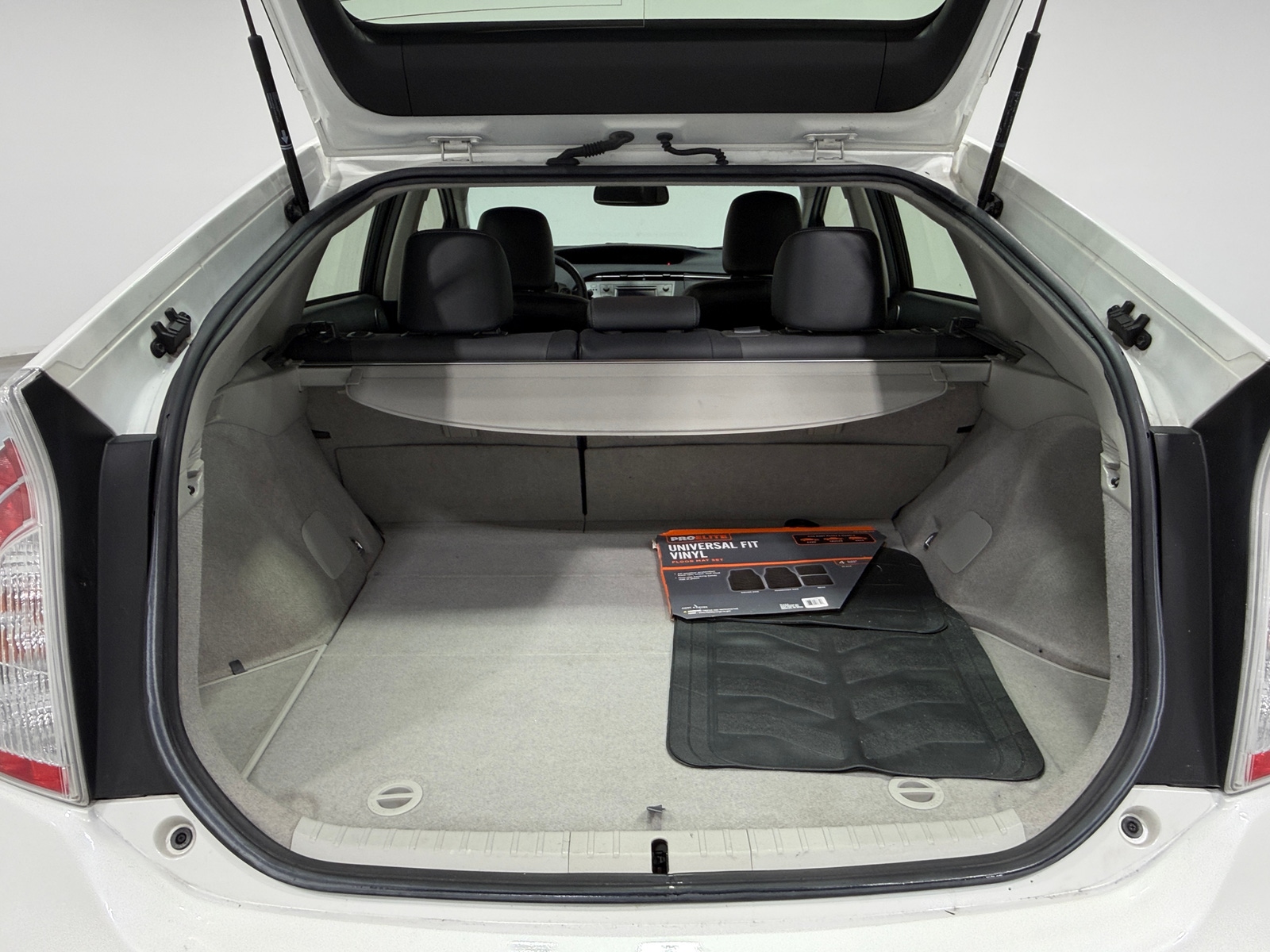 Thumbnail: 2014 Toyota Prius - 7