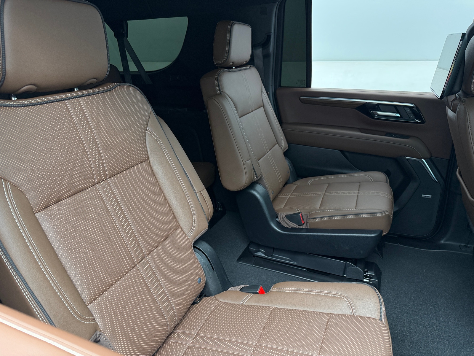 Thumbnail: 2026 Chevrolet Suburban - 5