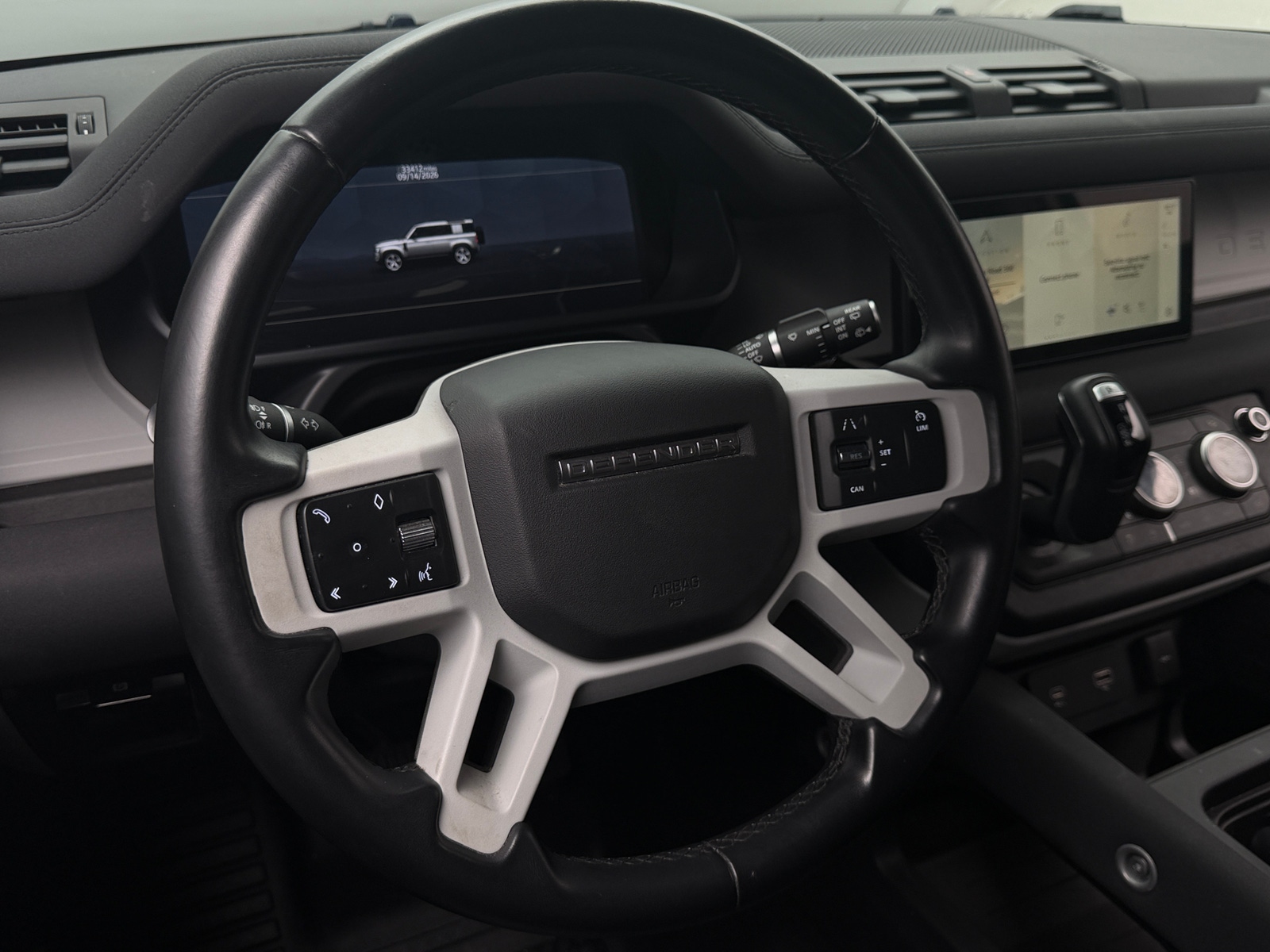 Thumbnail: 2023 Land Rover Defender - 5