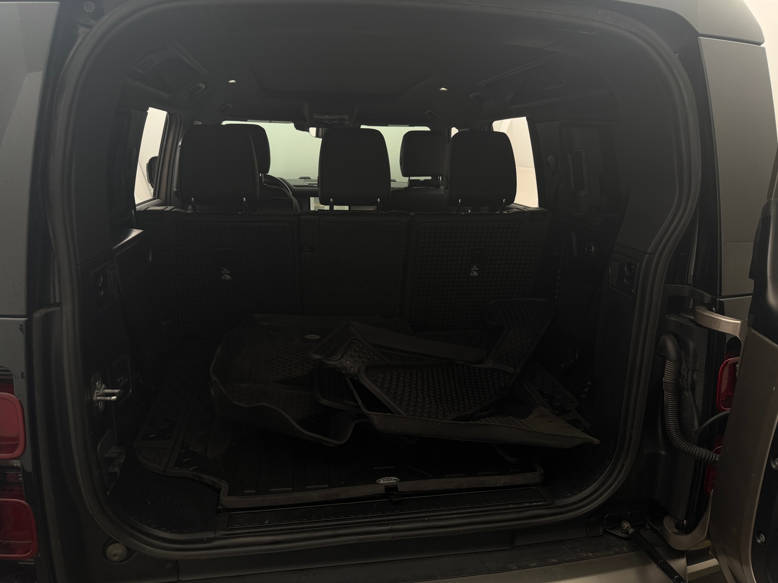 Thumbnail: 2023 Land Rover Defender - 7