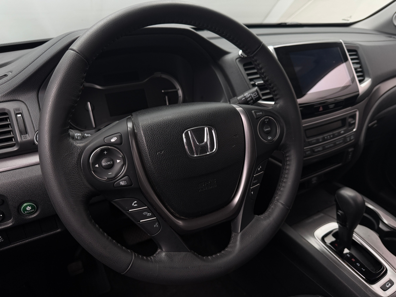 Thumbnail: 2017 Honda Pilot - 4