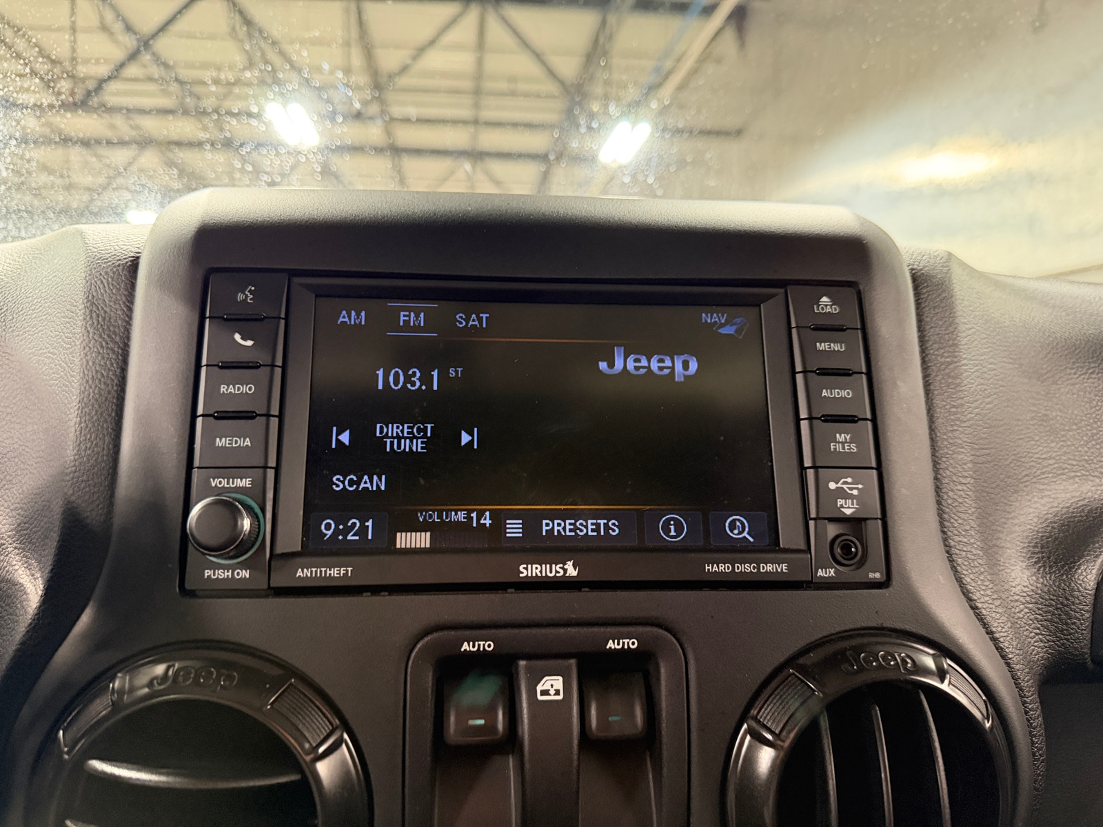 Thumbnail: 2018 Jeep Wrangler - 3