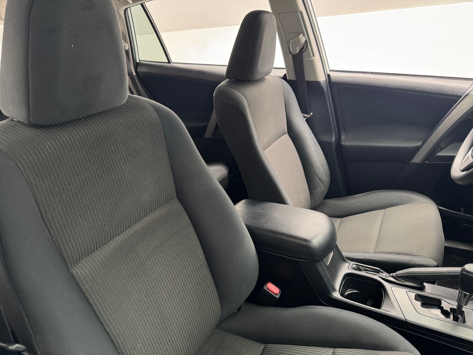 Thumbnail: 2016 Toyota RAV4 - 2