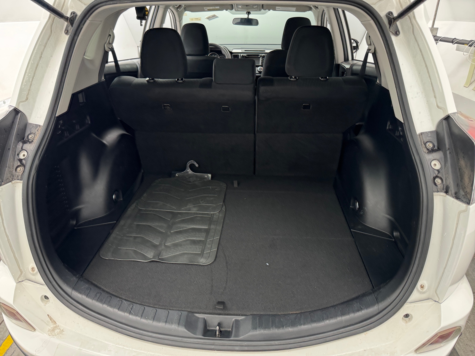 Thumbnail: 2016 Toyota RAV4 - 7