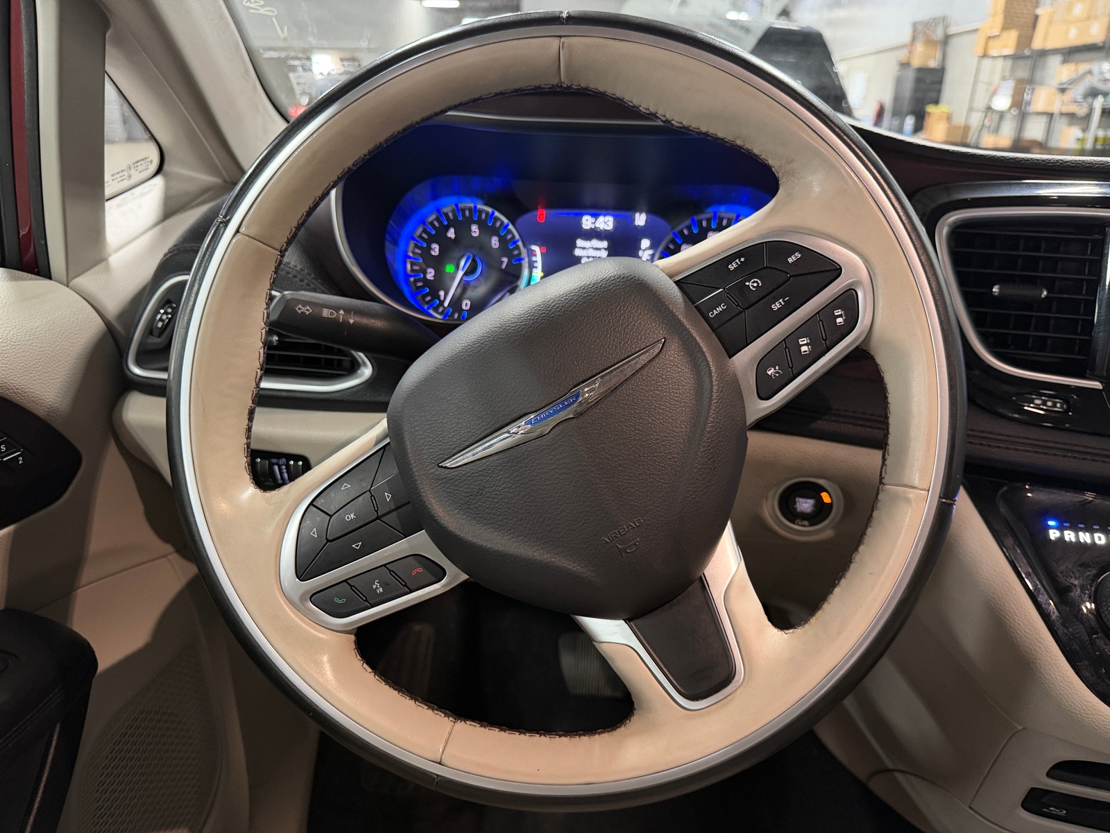 Thumbnail: 2017 Chrysler Pacifica - 4