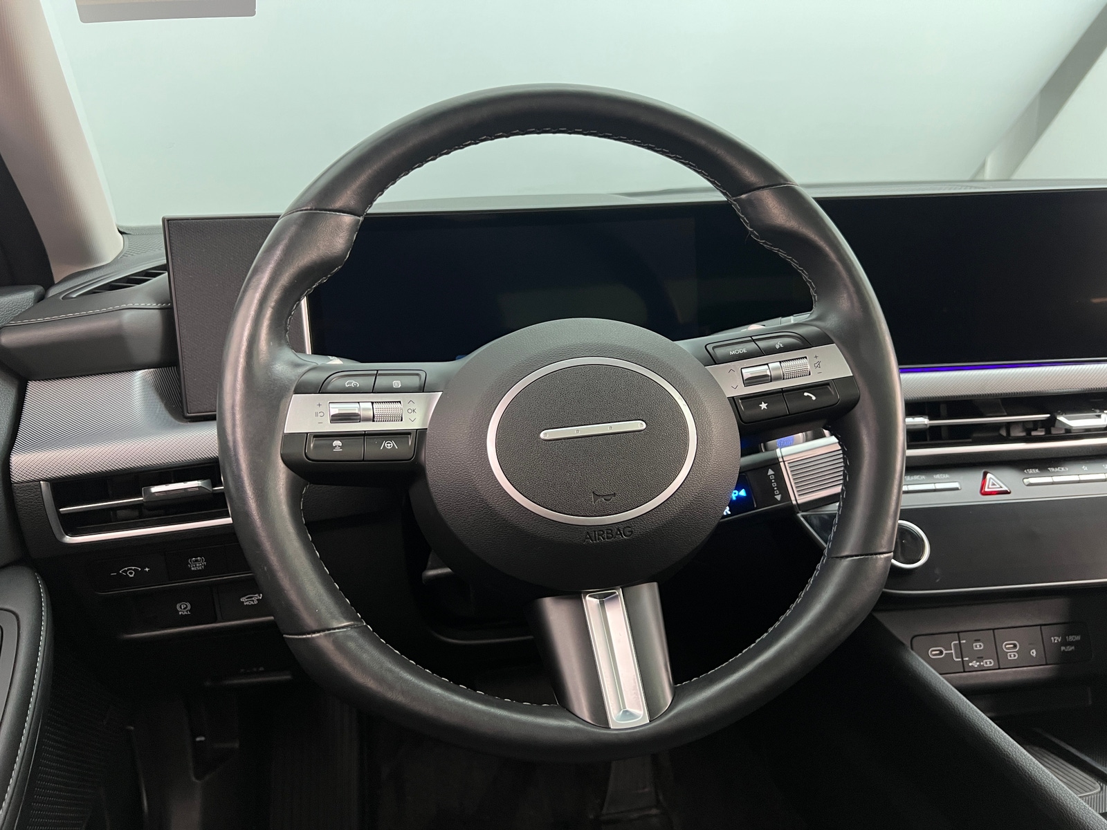 Thumbnail: 2024 Hyundai Sonata - 4