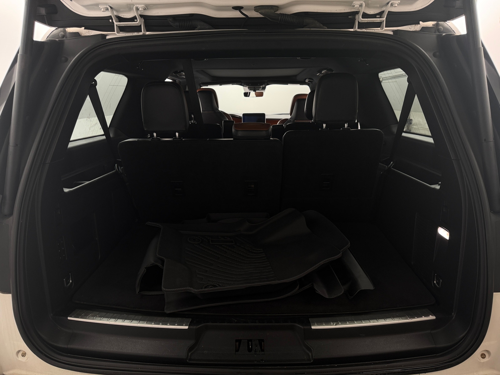 Thumbnail: 2019 Lincoln Navigator L - 6