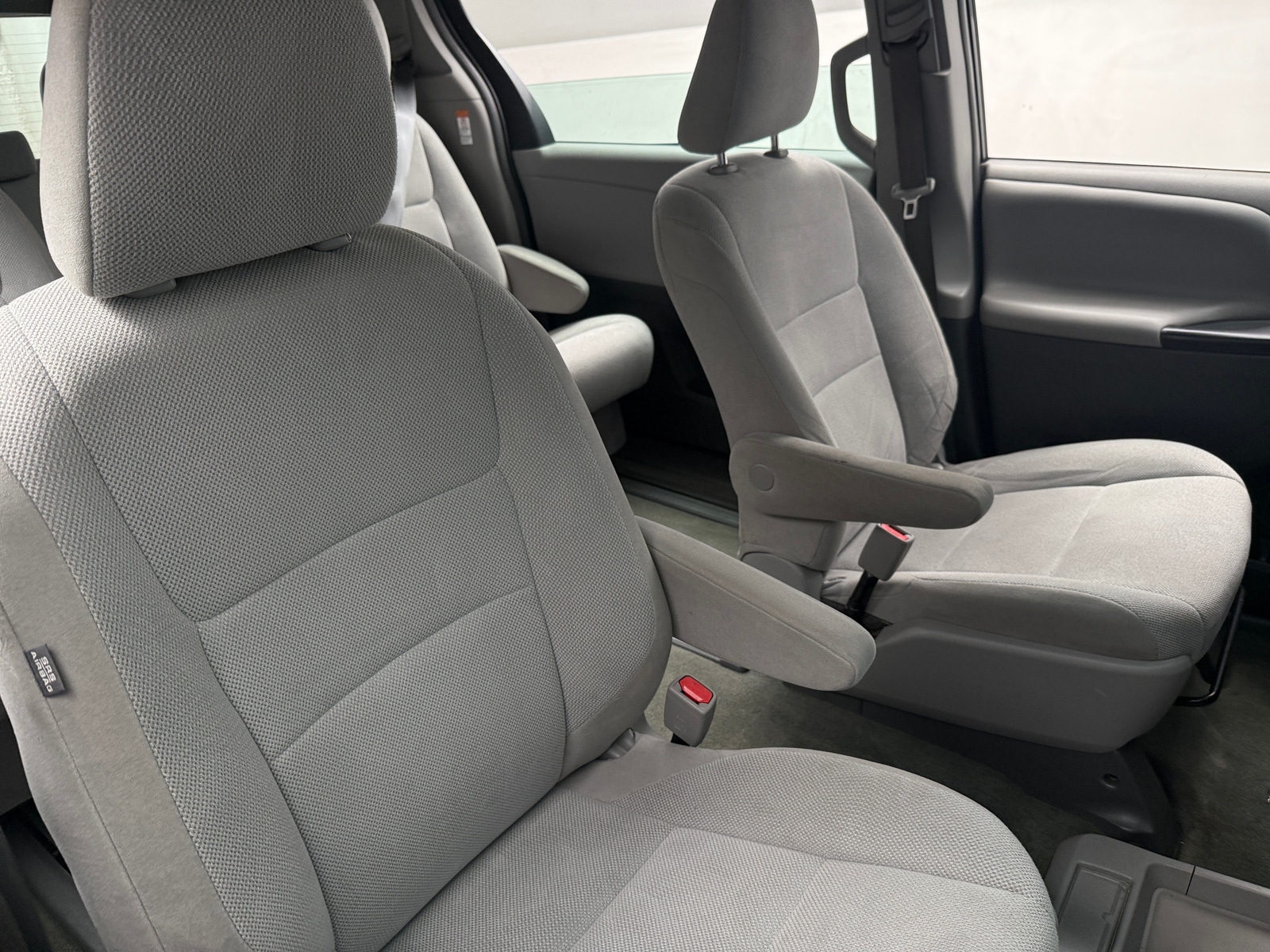 Thumbnail: 2015 Toyota Sienna - 2