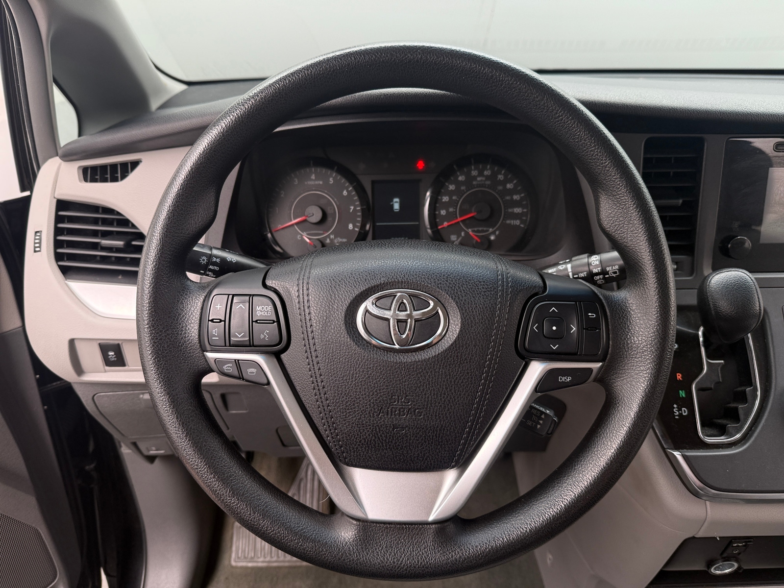 Thumbnail: 2015 Toyota Sienna - 5