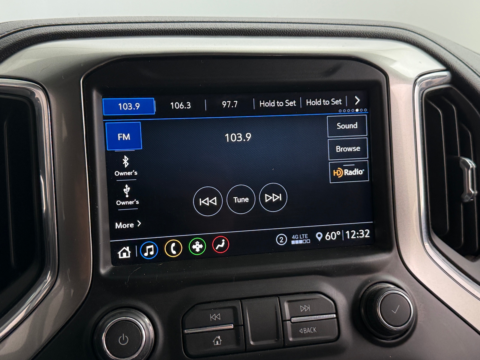 Thumbnail: 2020 Chevrolet Silverado 1500 - 4
