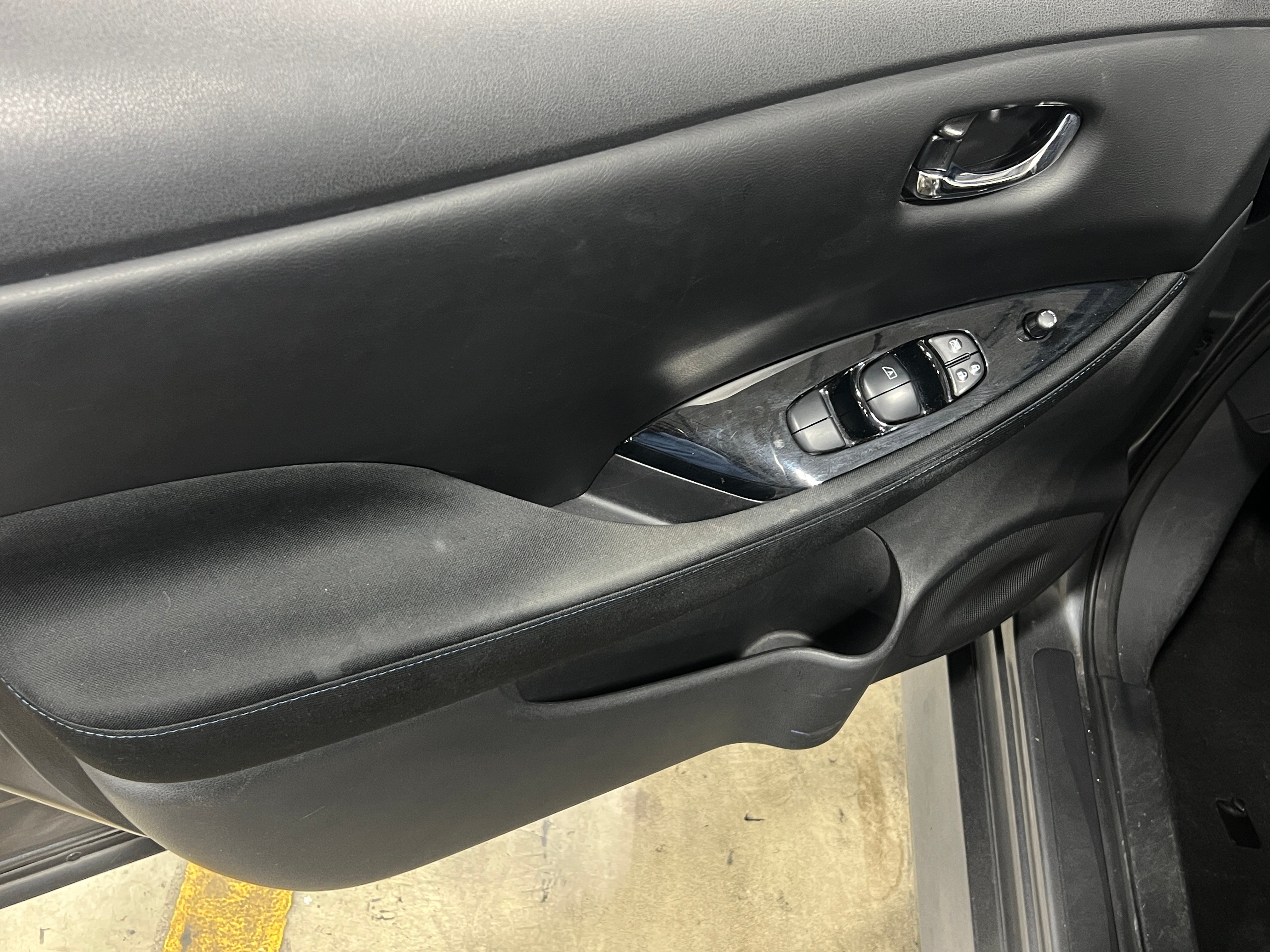 Used 2018 Nissan LEAF SV with VIN 1N4AZ1CP5JC314712 for sale in Auburn, WA