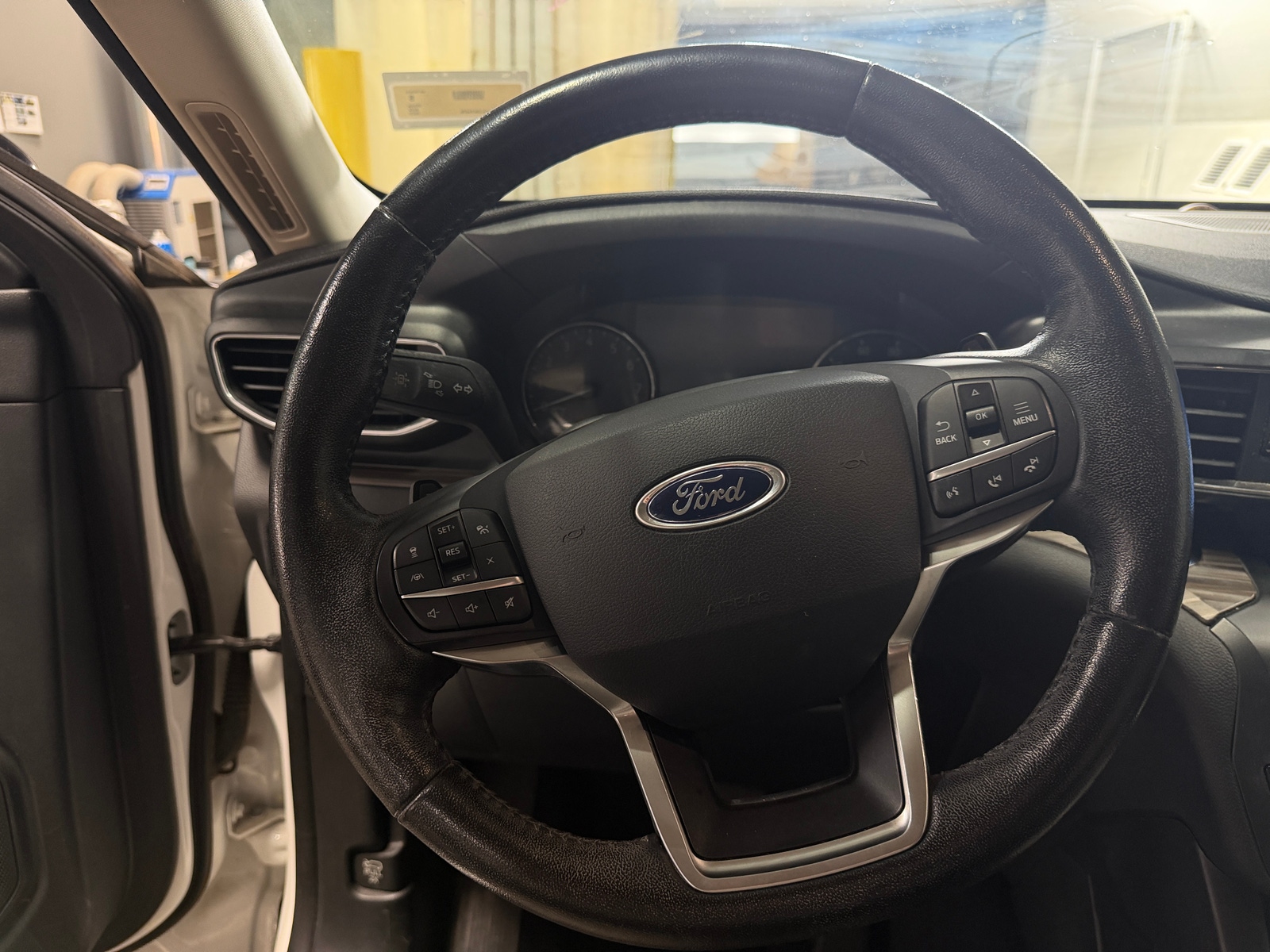 Thumbnail: 2020 Ford Explorer - 4