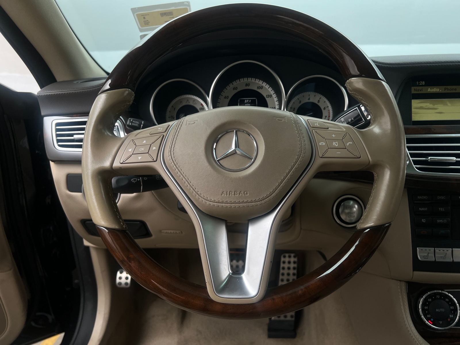 Thumbnail: 2012 Mercedes-Benz CLS - 4