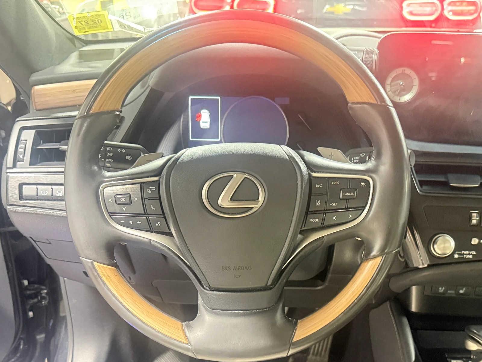 Thumbnail: 2024 Lexus ES - 4
