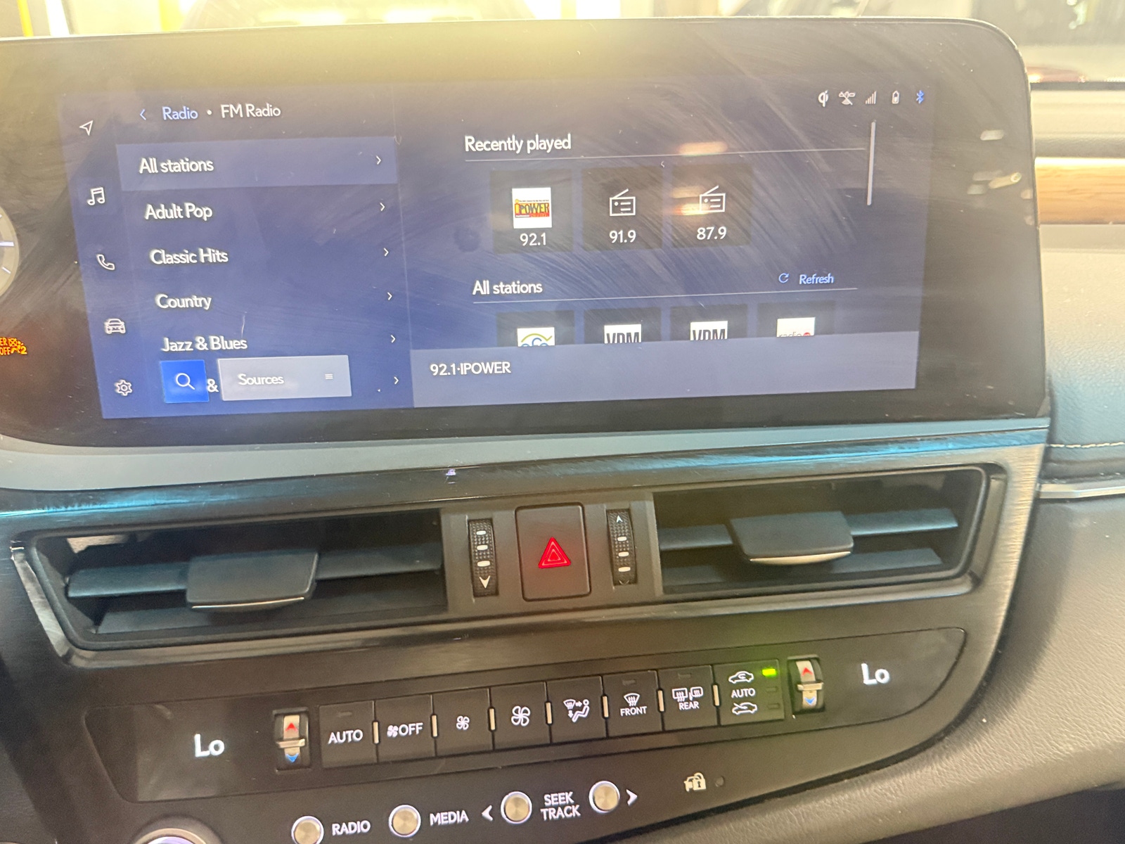 Thumbnail: 2024 Lexus ES - 3
