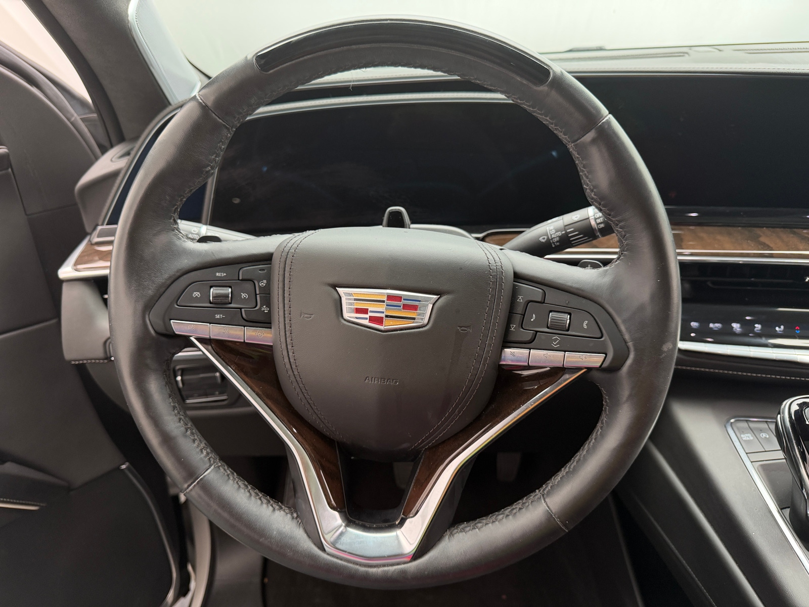 Thumbnail: 2024 Cadillac Escalade - 4