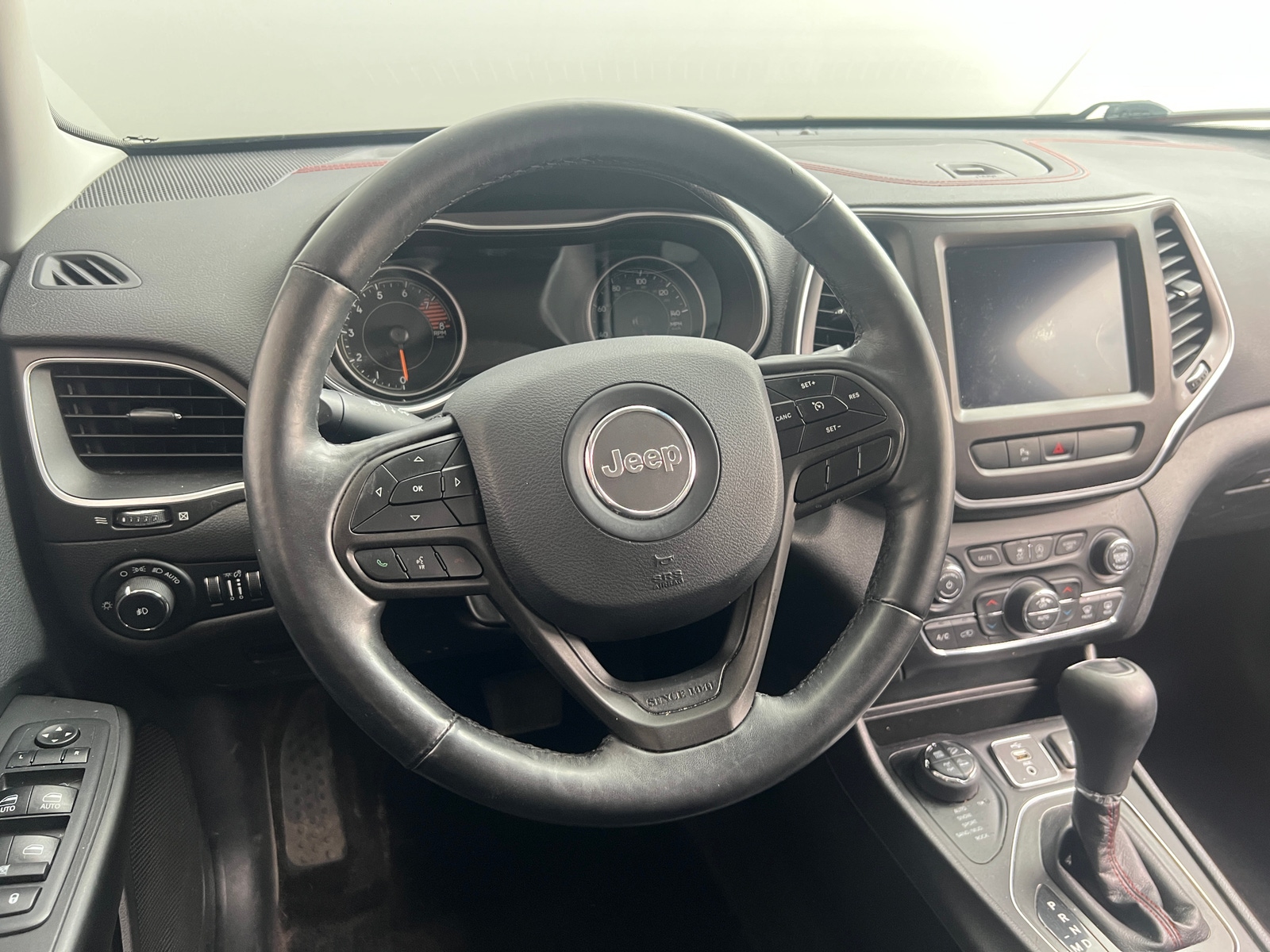 Thumbnail: 2019 Jeep Cherokee - 5