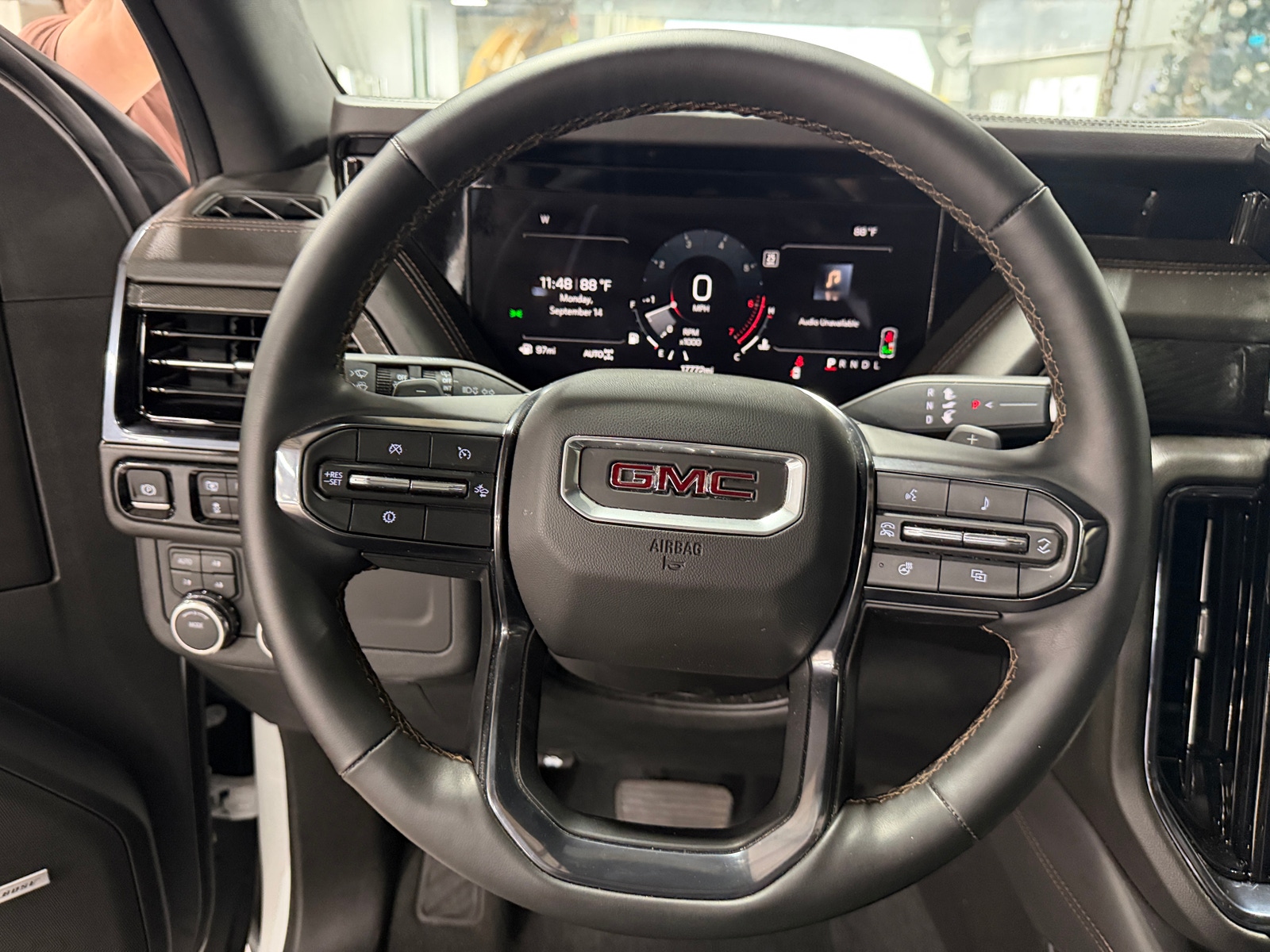 Thumbnail: 2026 GMC Yukon XL - 4