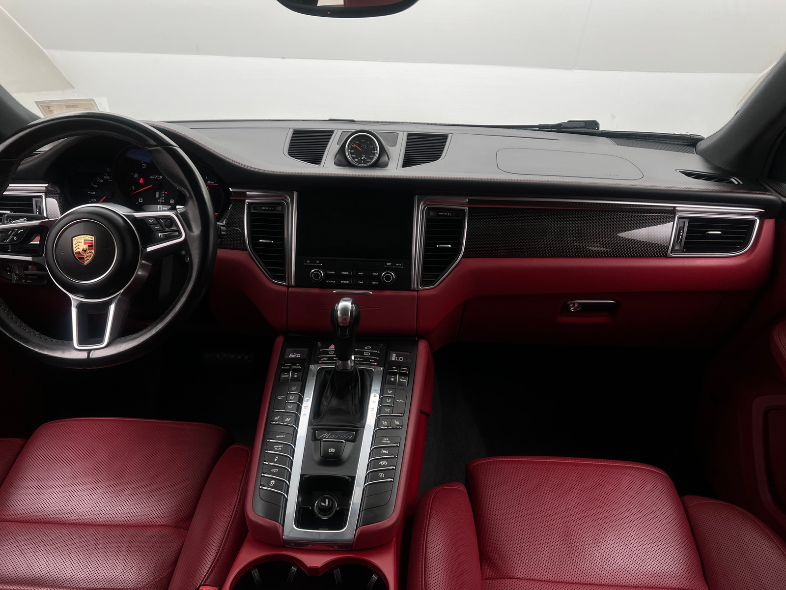 Thumbnail: 2017 Porsche Macan - 3