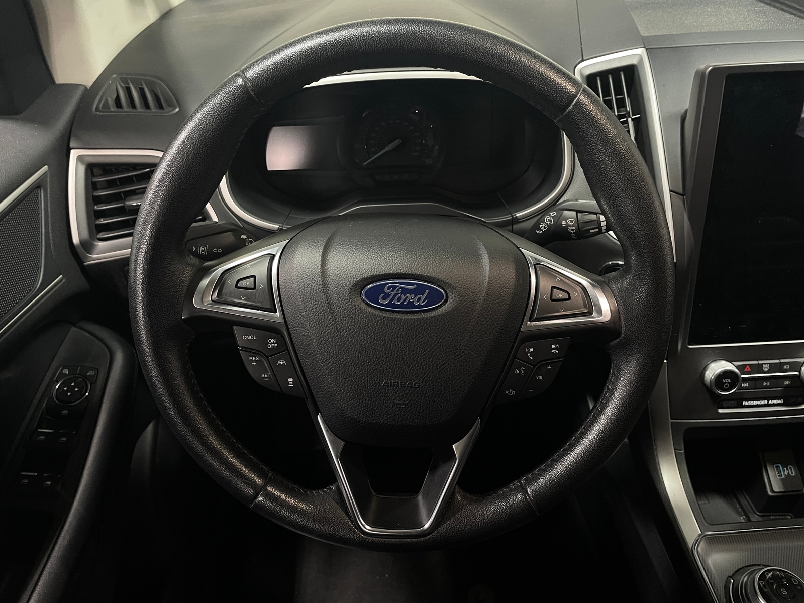 Thumbnail: 2021 Ford Edge - 4