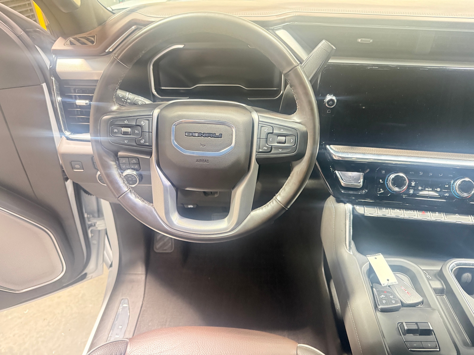 Thumbnail: 2025 GMC Sierra 2500 - 4
