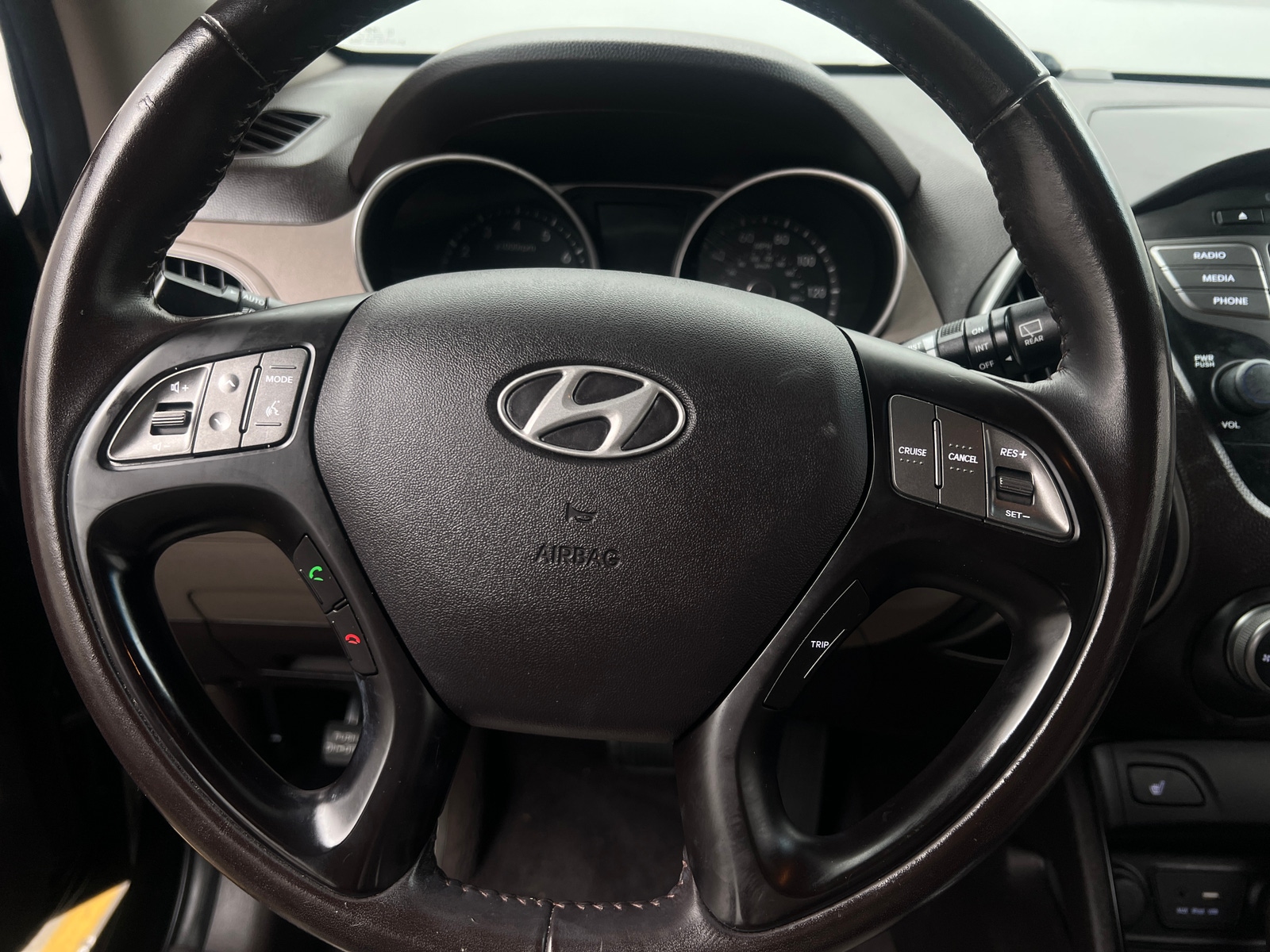 Thumbnail: 2015 Hyundai Tucson - 4