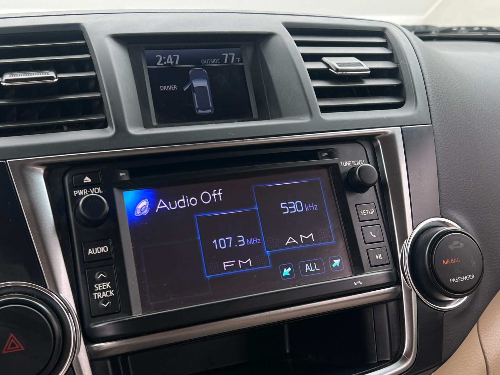 Thumbnail: 2013 Toyota Highlander - 4