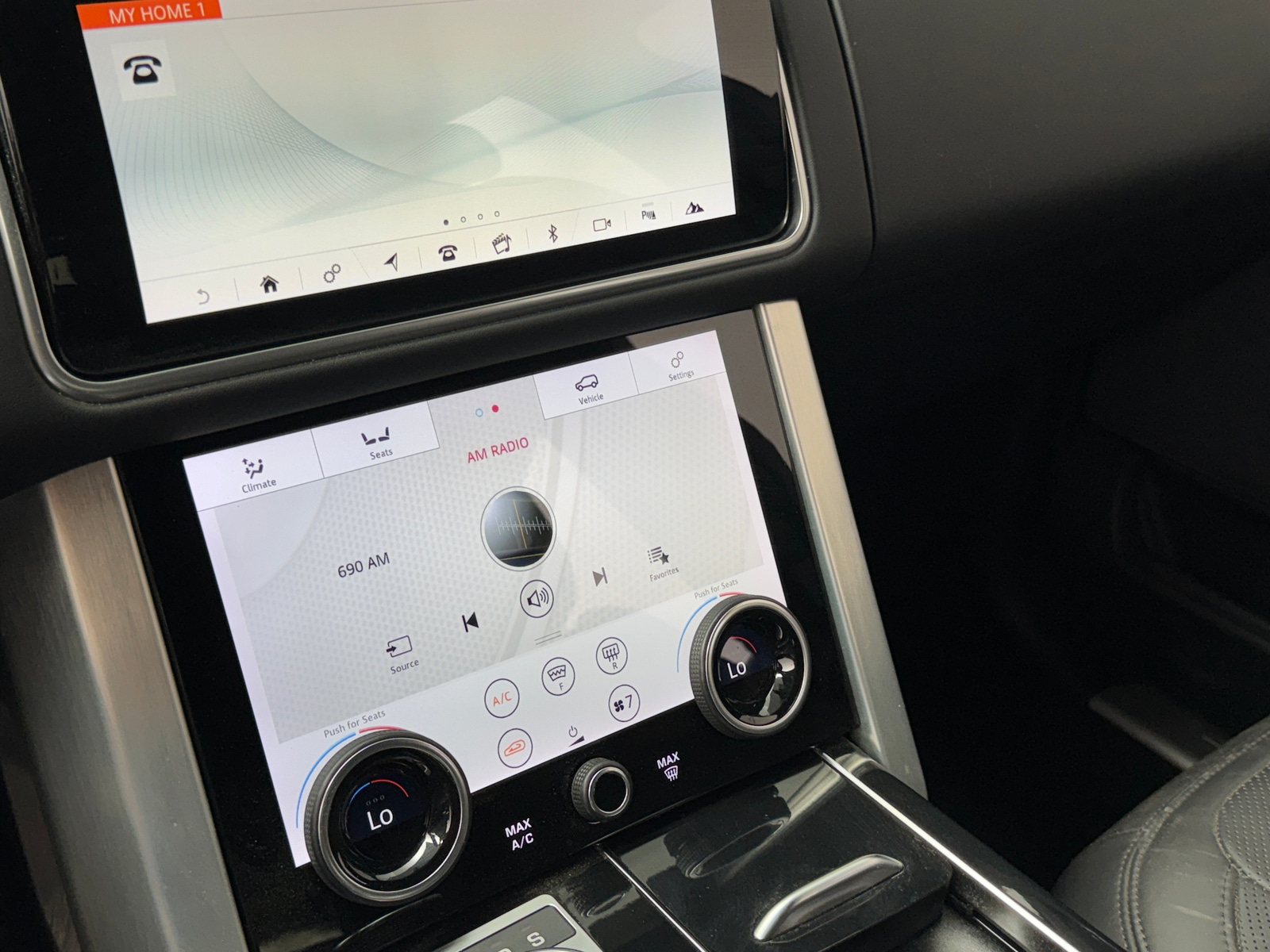 Thumbnail: 2020 Land Rover Range Rover - 4