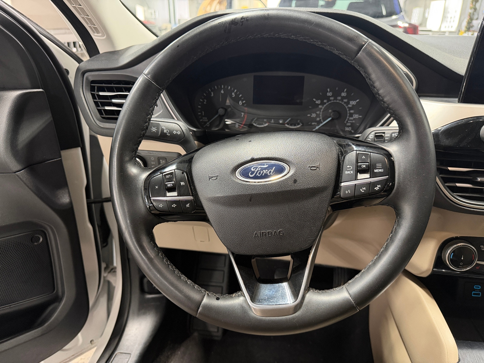 Thumbnail: 2022 Ford Escape - 4