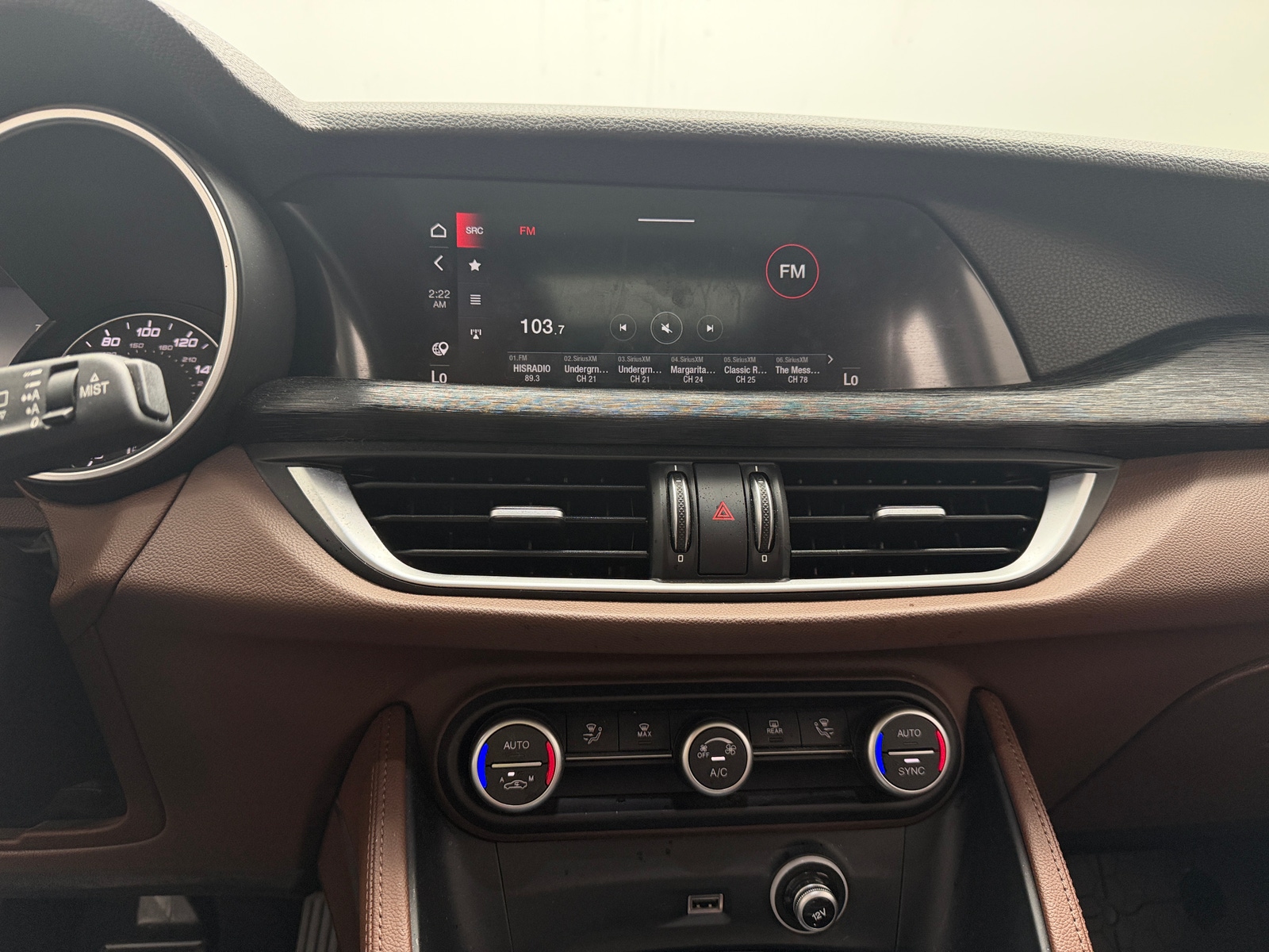 Thumbnail: 2021 Alfa Romeo Stelvio - 3