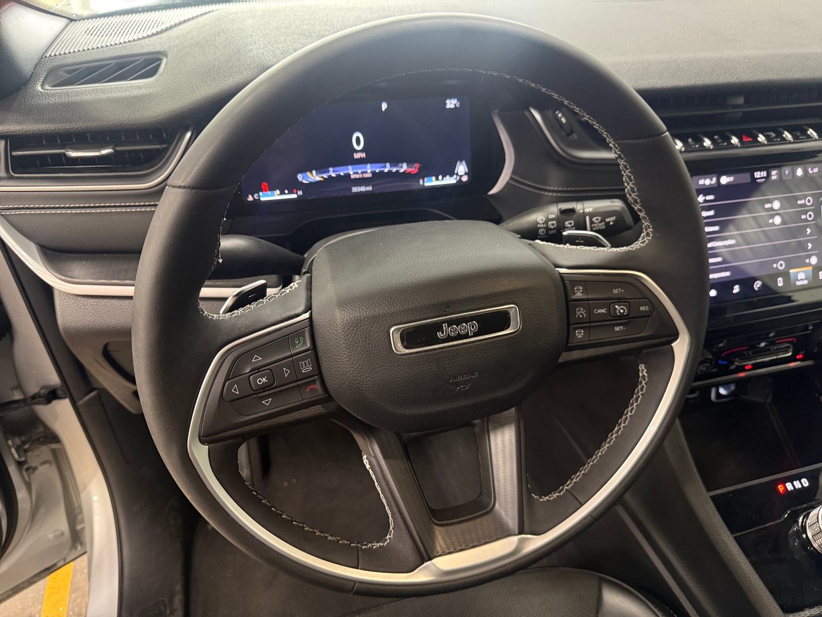 Thumbnail: 2024 Jeep Grand Cherokee L - 4