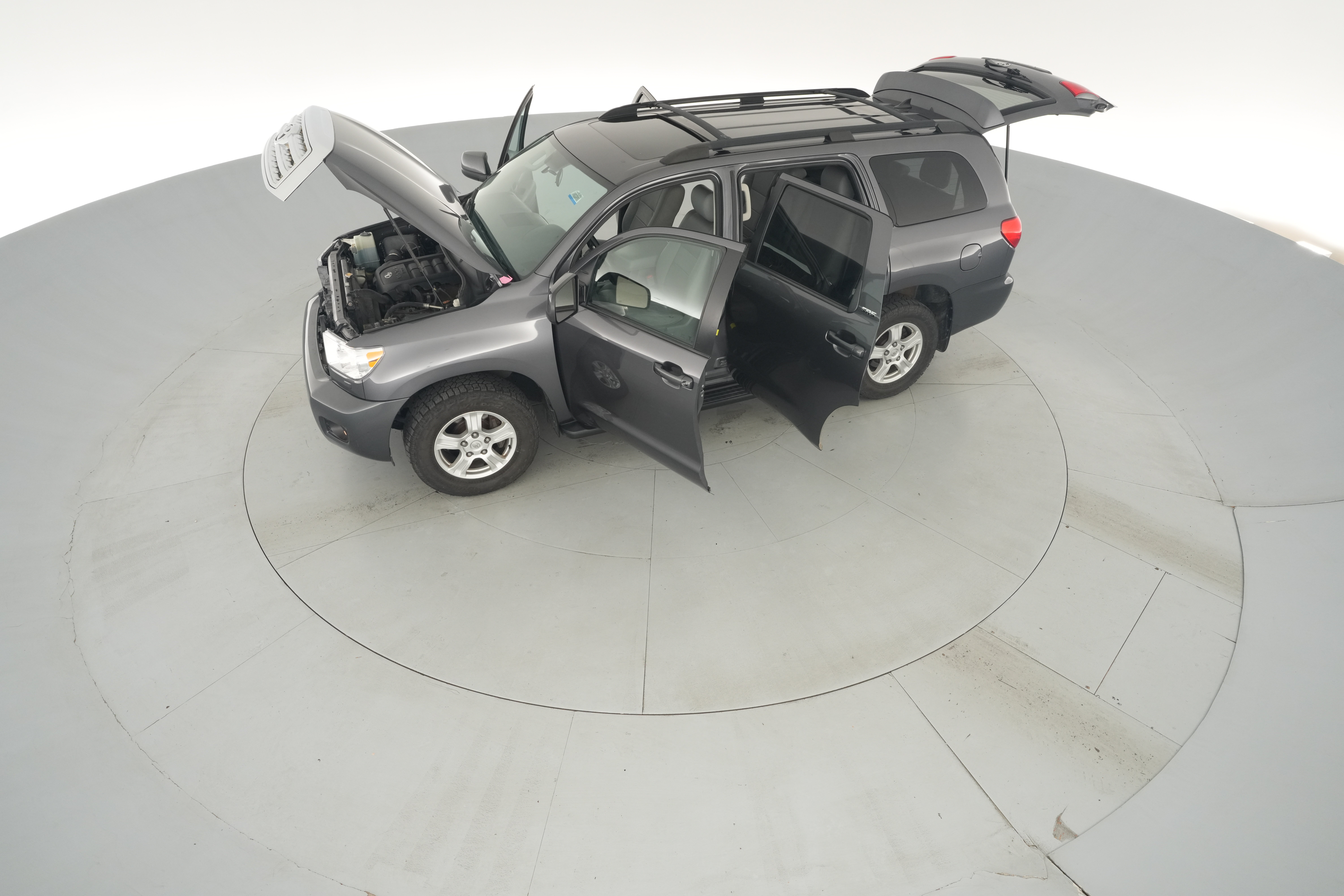 2017 Toyota Sequoia SR5, photo 43